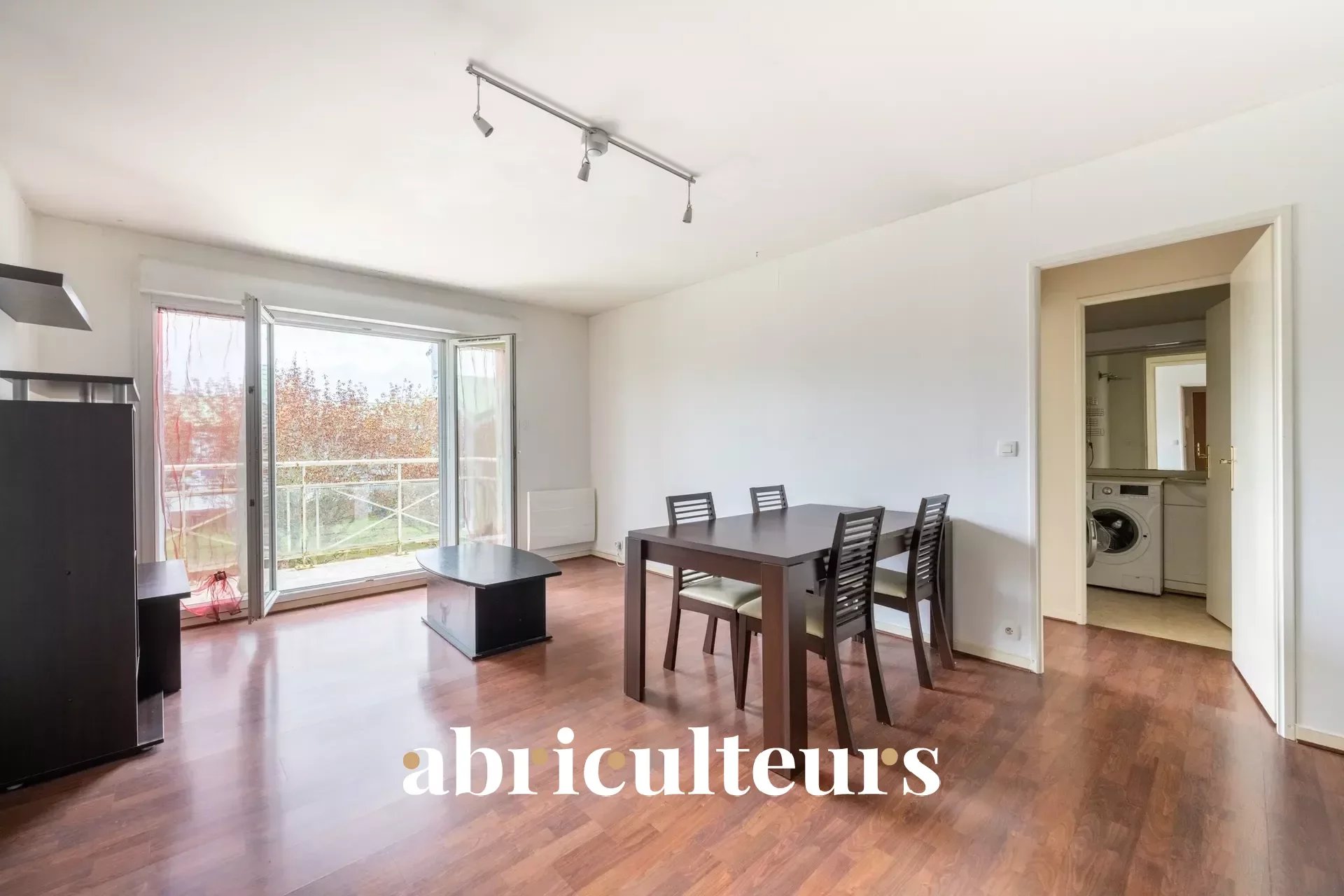 Appartement 2 pièces de 45 m2 en vente à Jouy-le-Moutier - Idéal pour primo accédant ou investisseurs