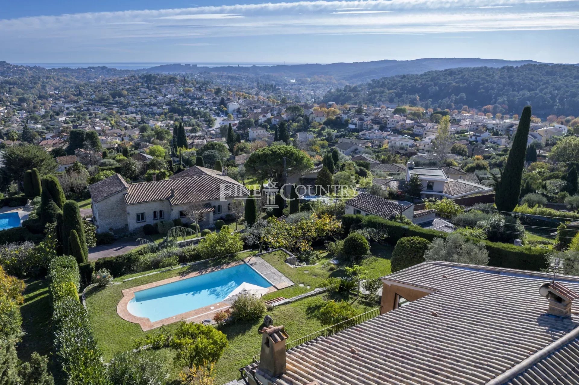 Villa til salg nær Saint Paul de Vence med panoramaudsigt