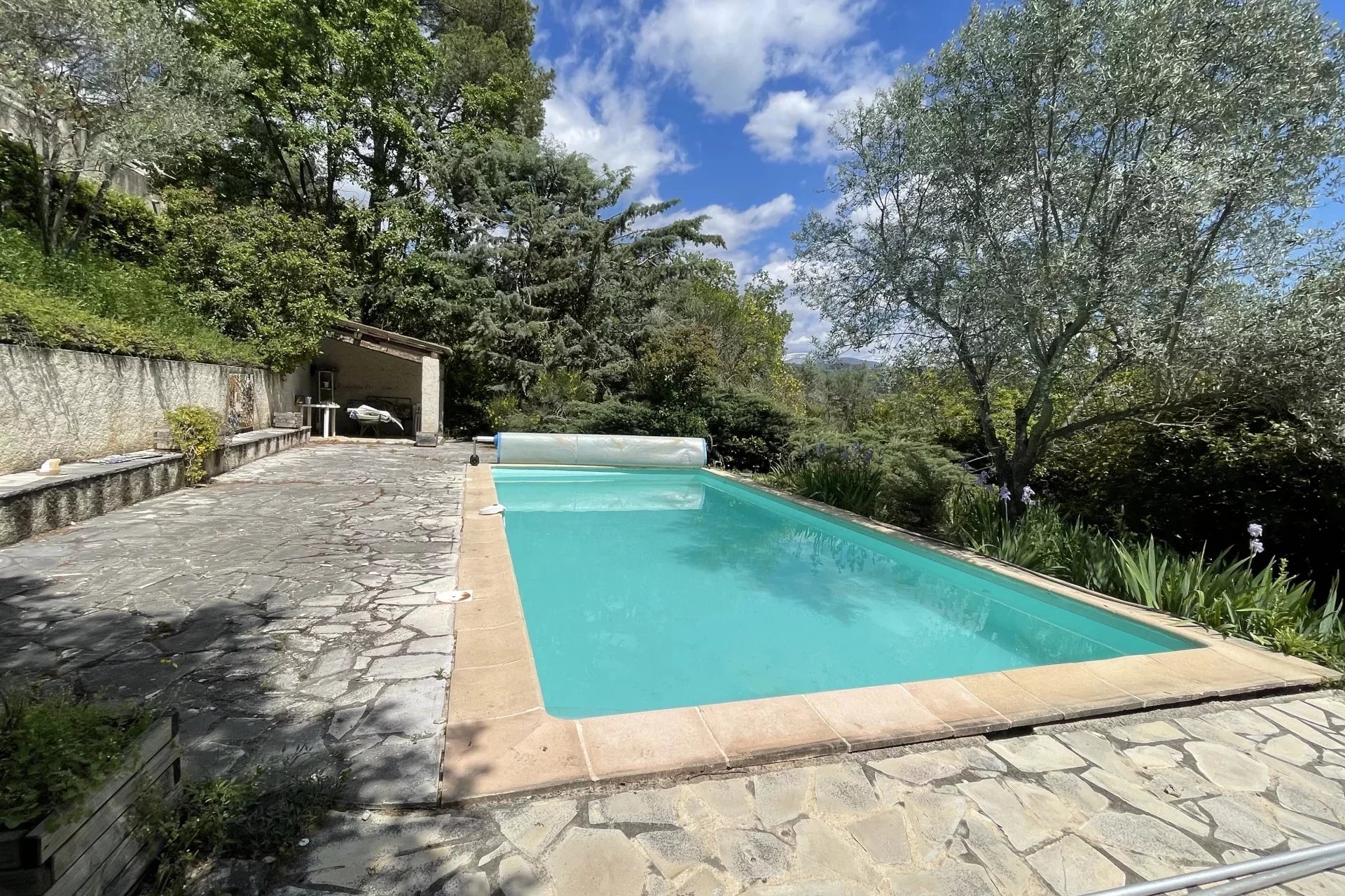 Villa in a quiet area with views of the village - Fayence