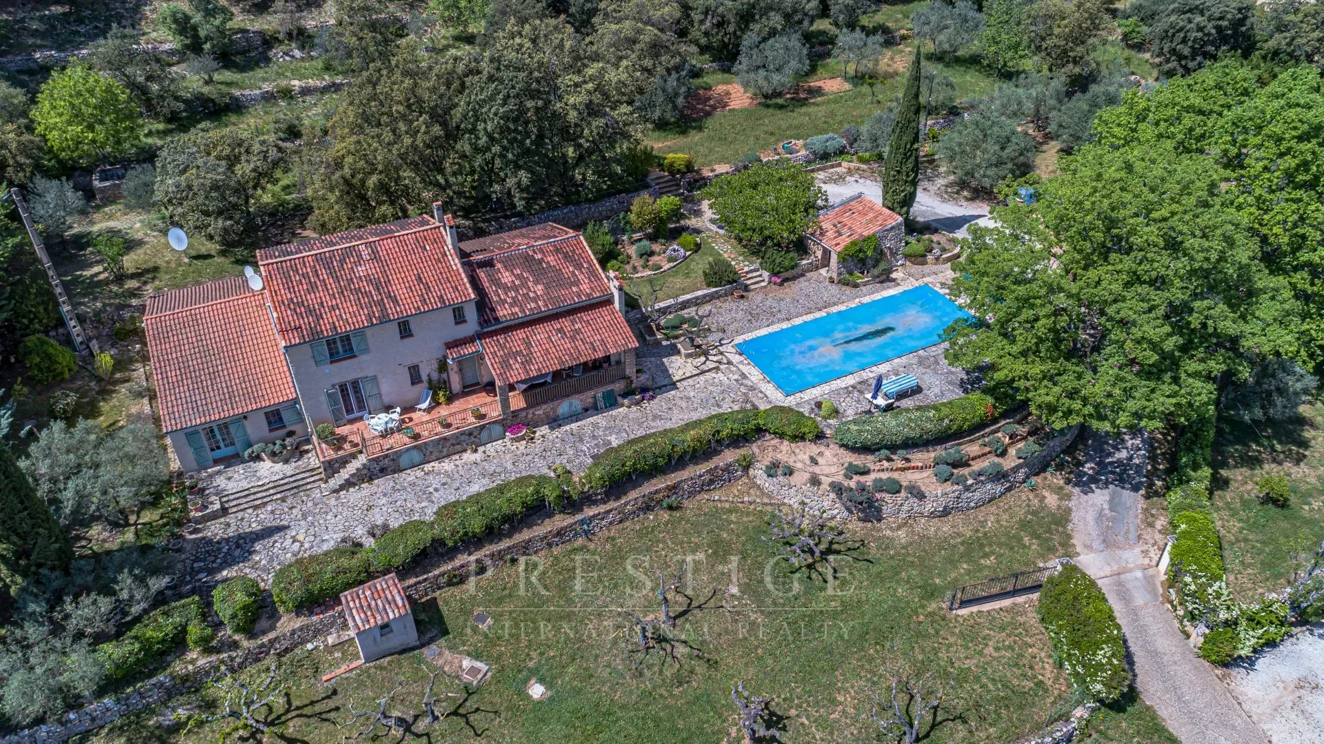 Cotignac, villa for sale 212sqm, land 1.56 hectare