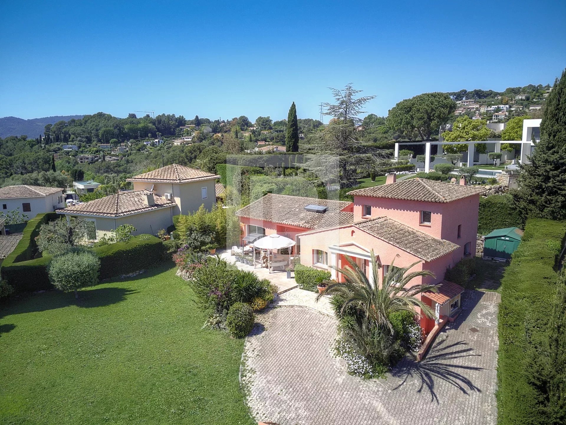 Mougins - In a residential area