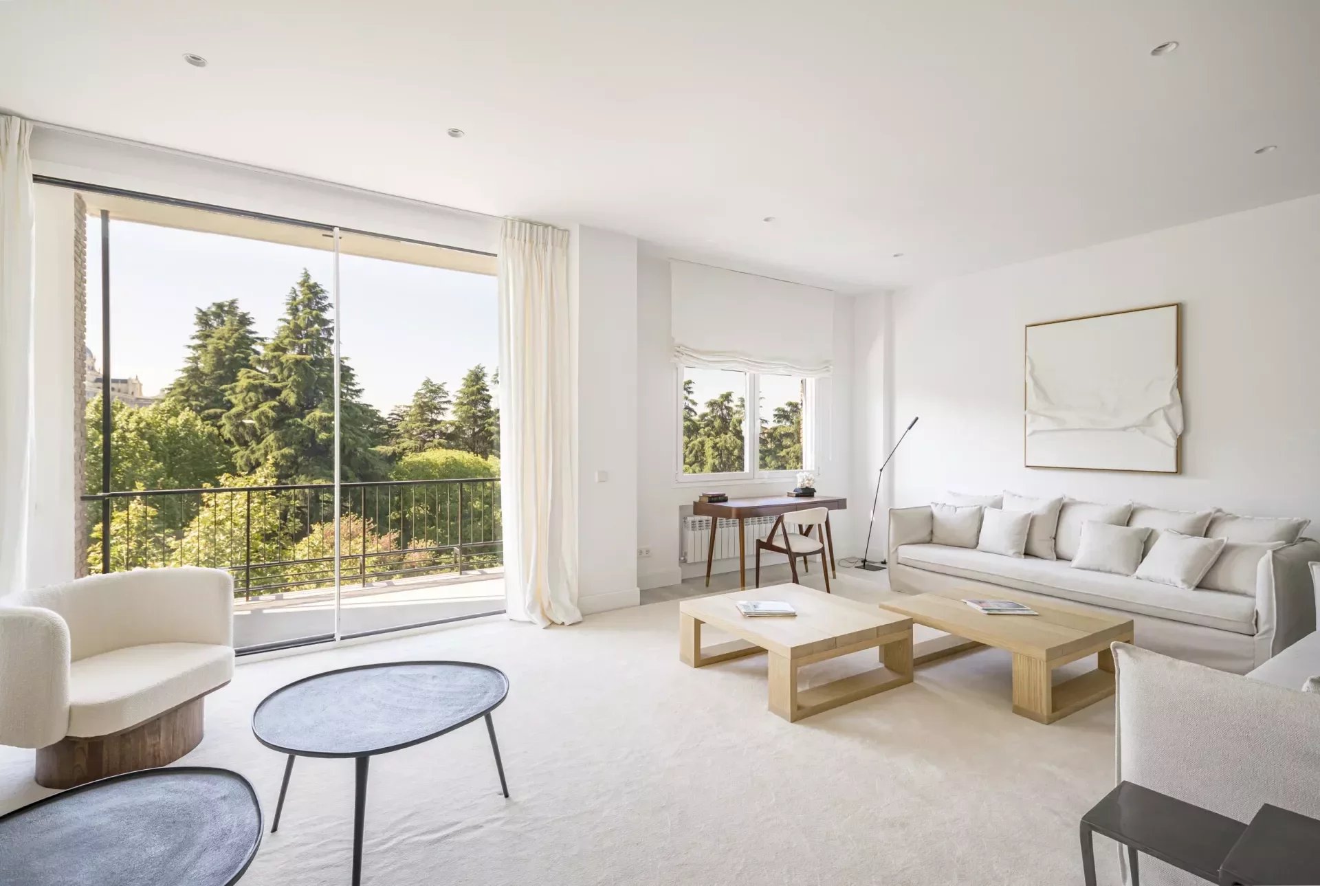 Madrid - Argüelles - Moncloa - Contemporary architecture with three en-suite bedrooms overlooking the Royal Palace.