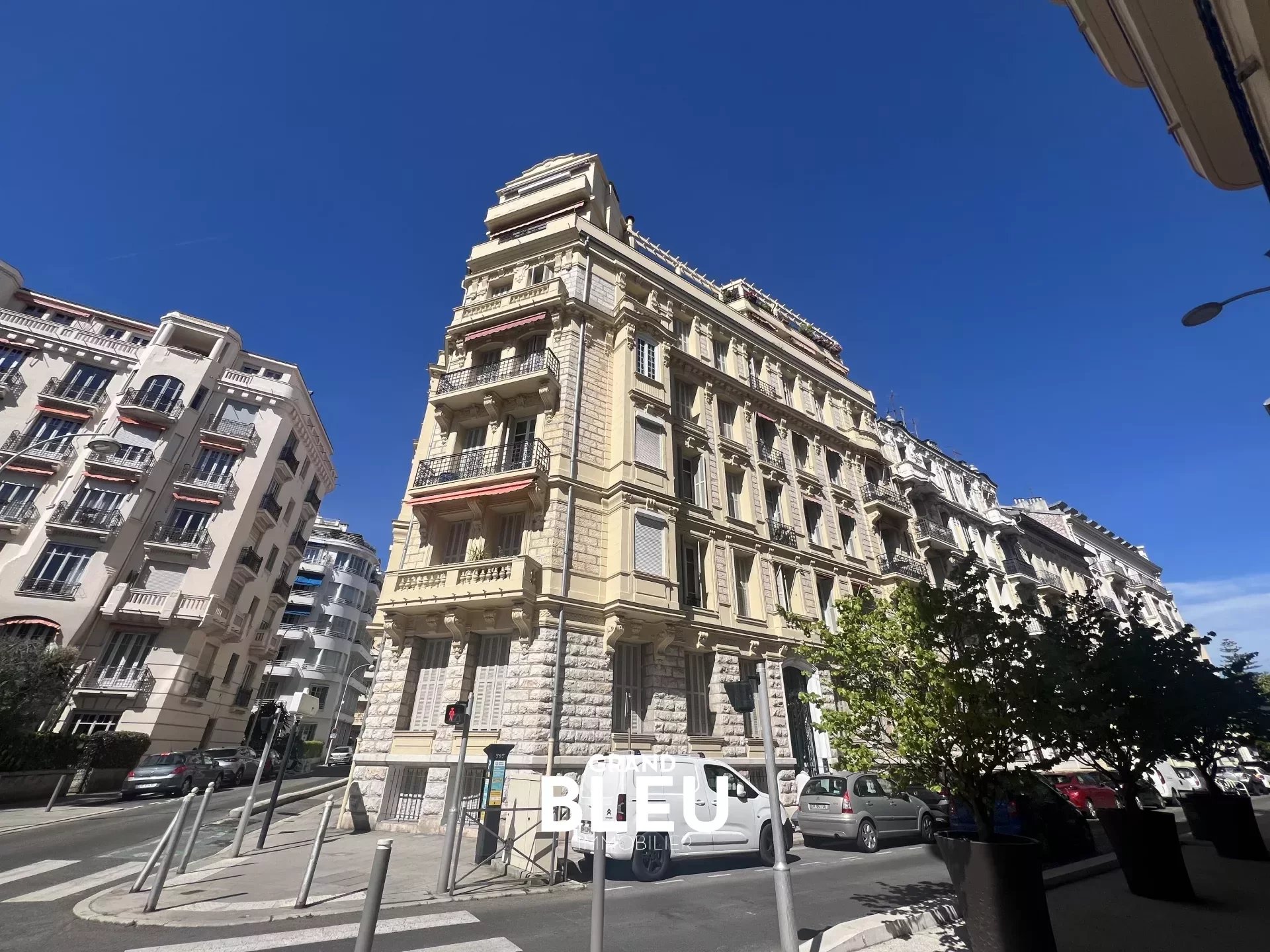 Vente Appartement 92m² 3 Pièces à Nice (06000) - Grand Bleu Immobilier Collines