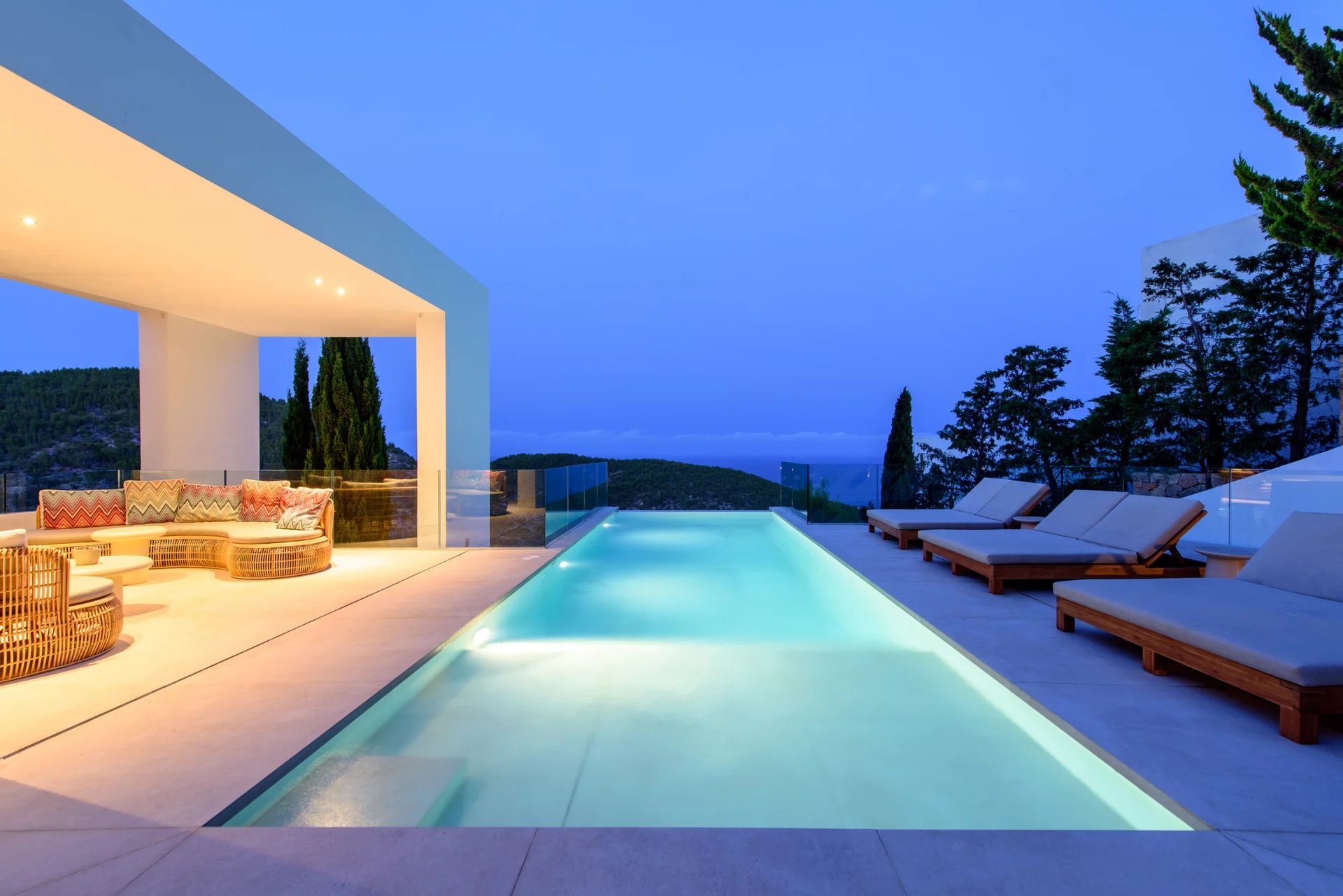 Ibiza - Roca Lisa - Santa Eulària des Riu - Alquiler por temporada - Casa - 5 habitaciones - Piscina infinita climatizada con vistas al mar