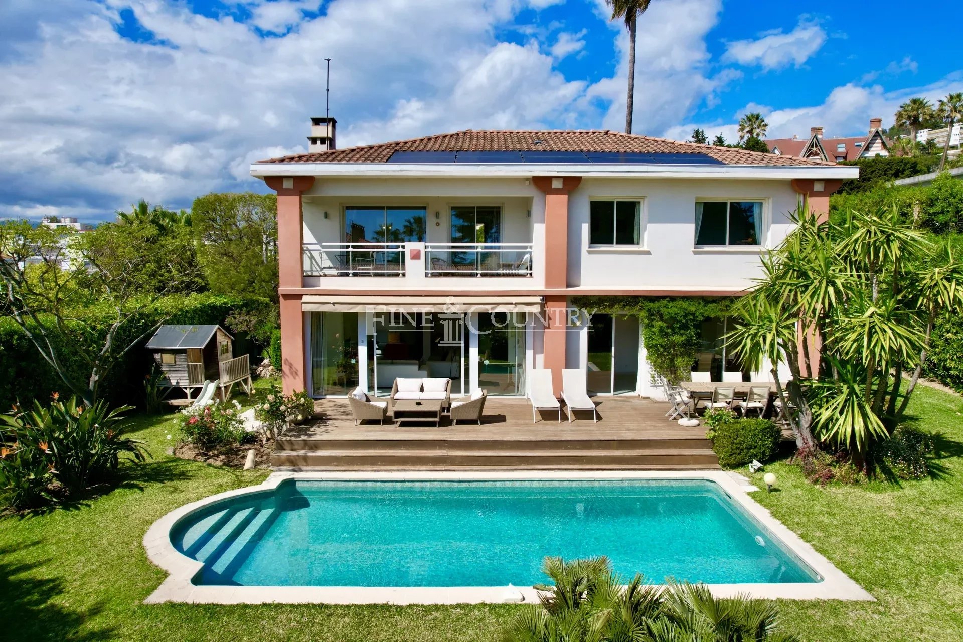 Villa For Sale in Cannes Basse Californie