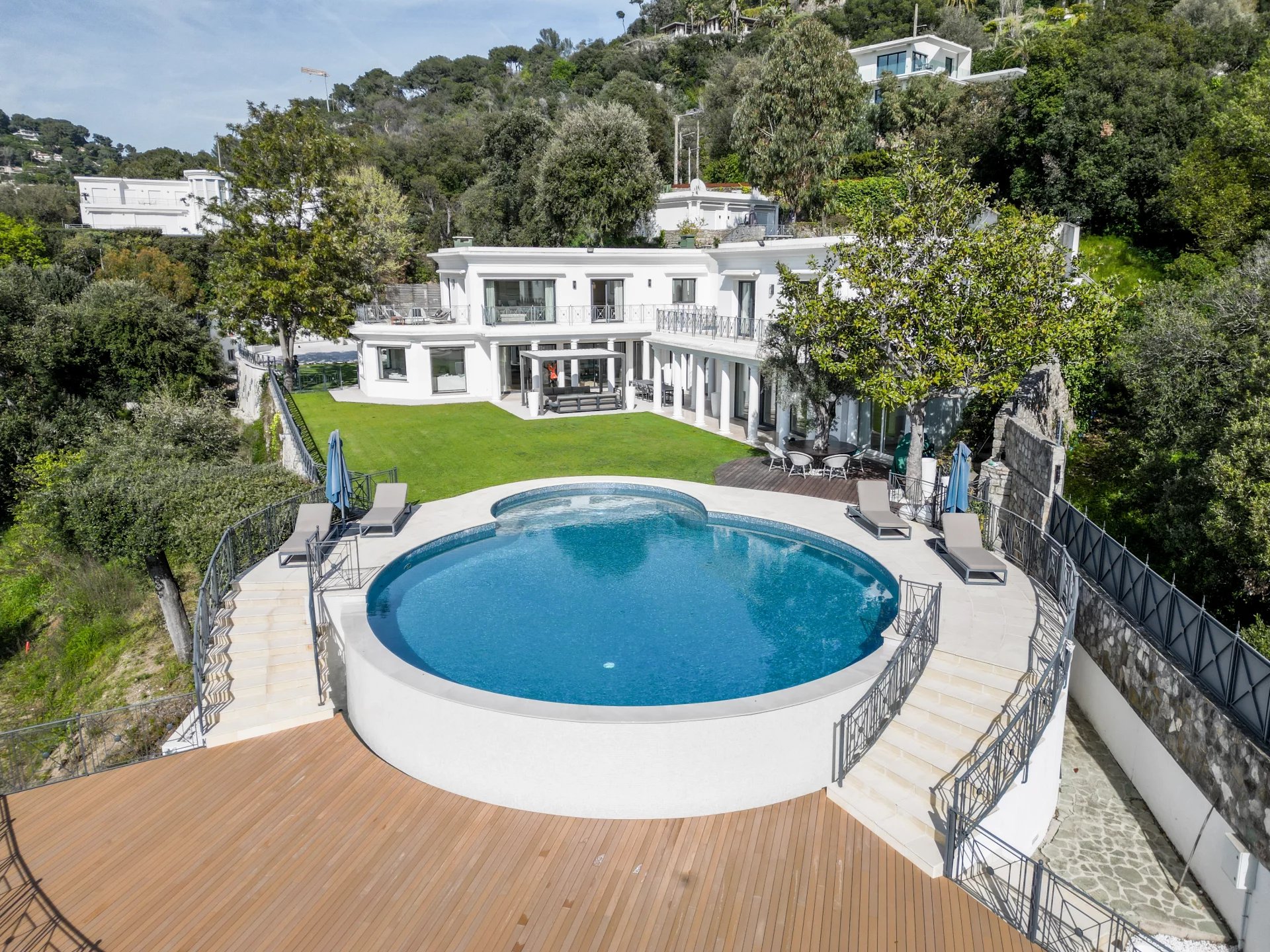 Vente Maison 930m² 7 Pièces à Cannes (06400) - Labouré Immobilier Cannes