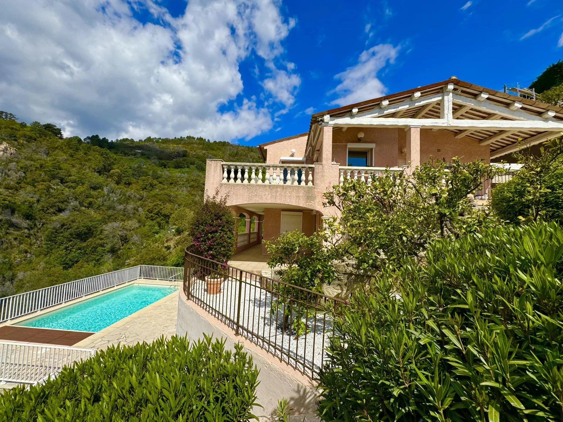 Vente Maison 172m² 6 Pièces à Mandelieu-la-Napoule (06210) - AJC Immobilier Cannes