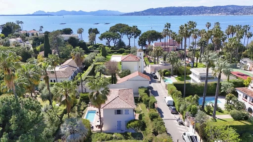 the Faye, majestic 3-bedroom villa close to the beach in the heart of Cap d’Antibes