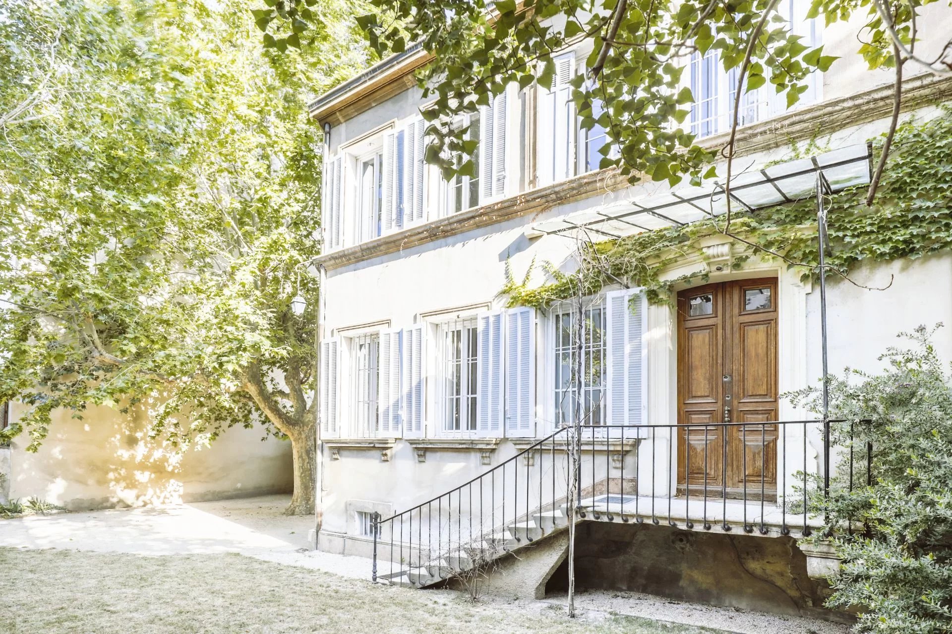 Vente Maison 155m² 9 Pièces à Marseille (13008) - Sbh Immobilier