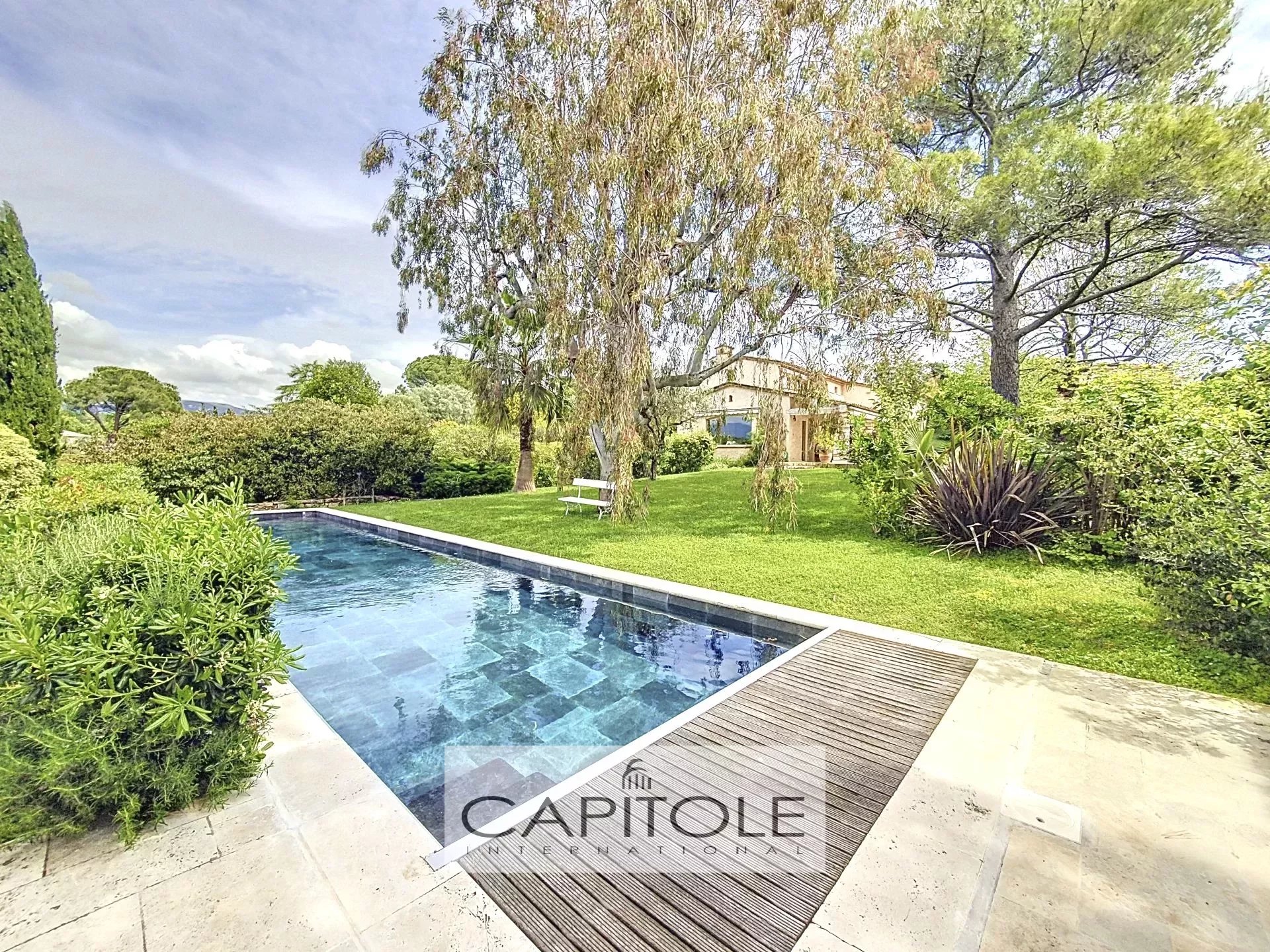 LA COLLE SUR LOUP -  Luxury villa on a landscape flat plot with heated  pool