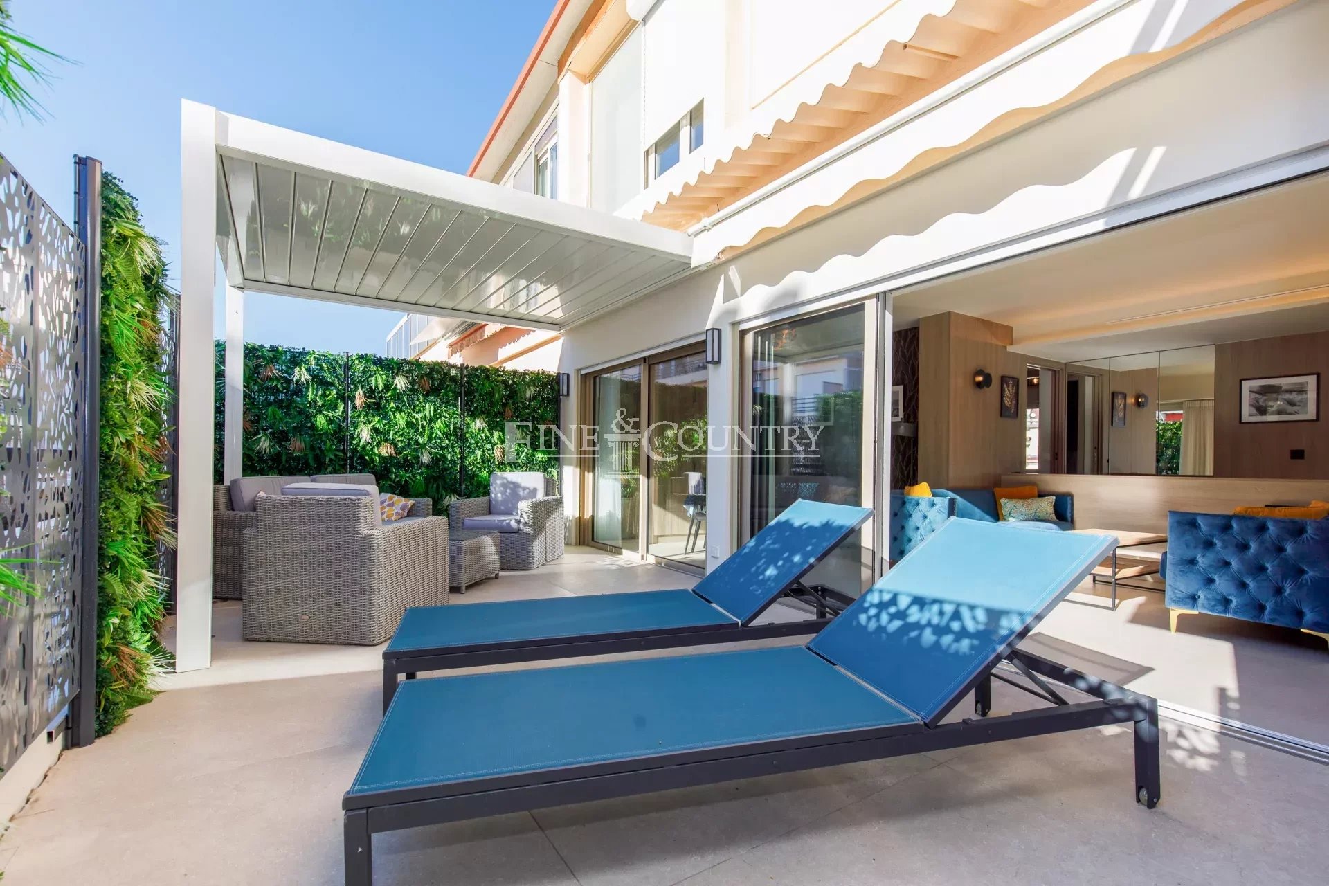 Vente Appartement 66m² 3 Pièces à Cannes (06400) - Fine & Country