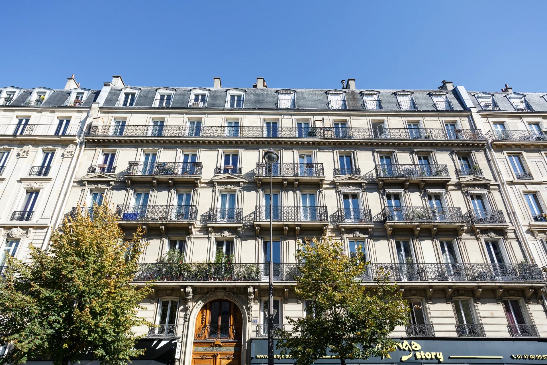 Vente Local Commercial 100m² 6 Pièces à Paris (75011) - D.U. Option Immobilier