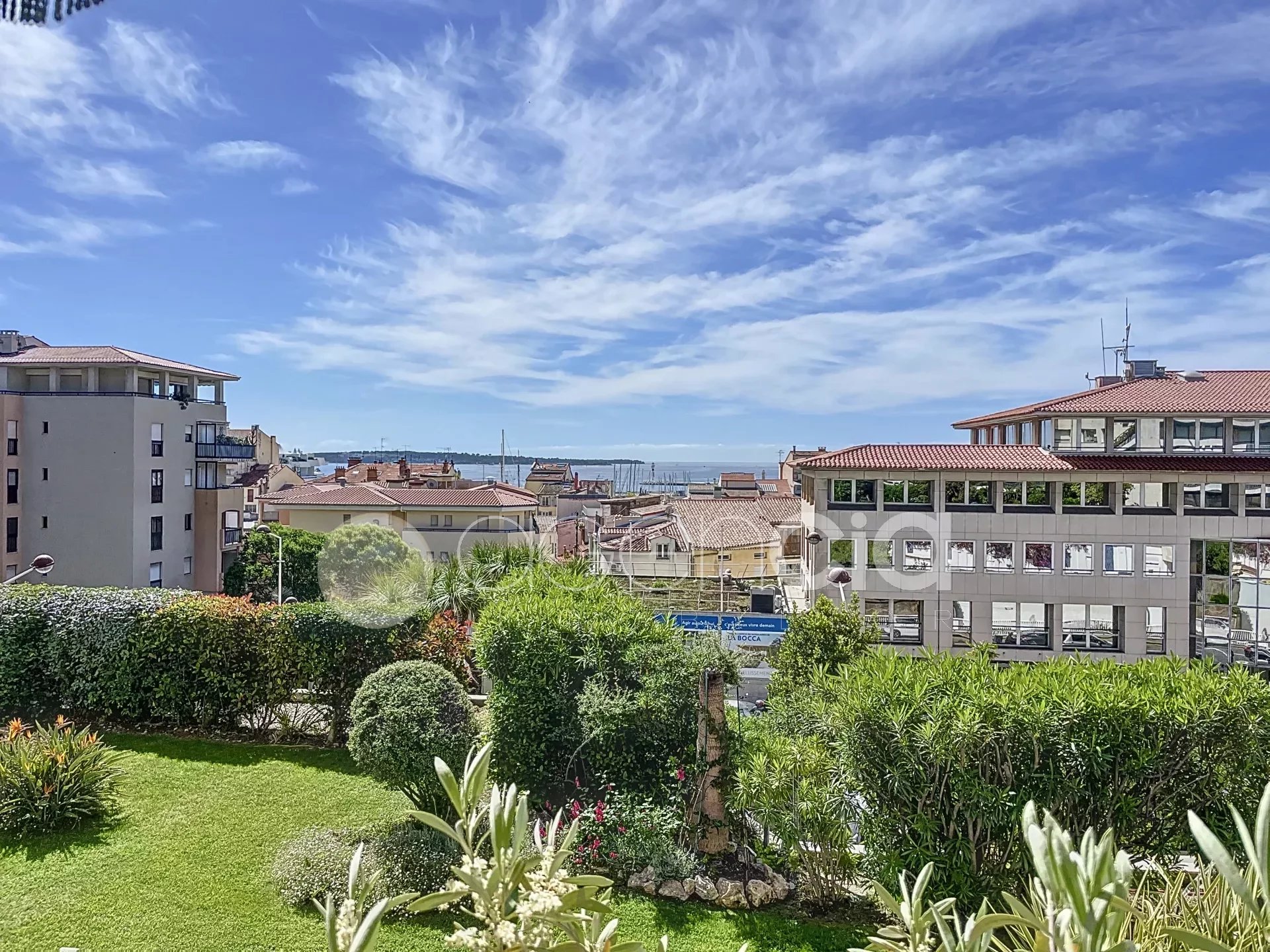Cannes - Centre-ville - Grand appartement 3 pièces avec terrasse