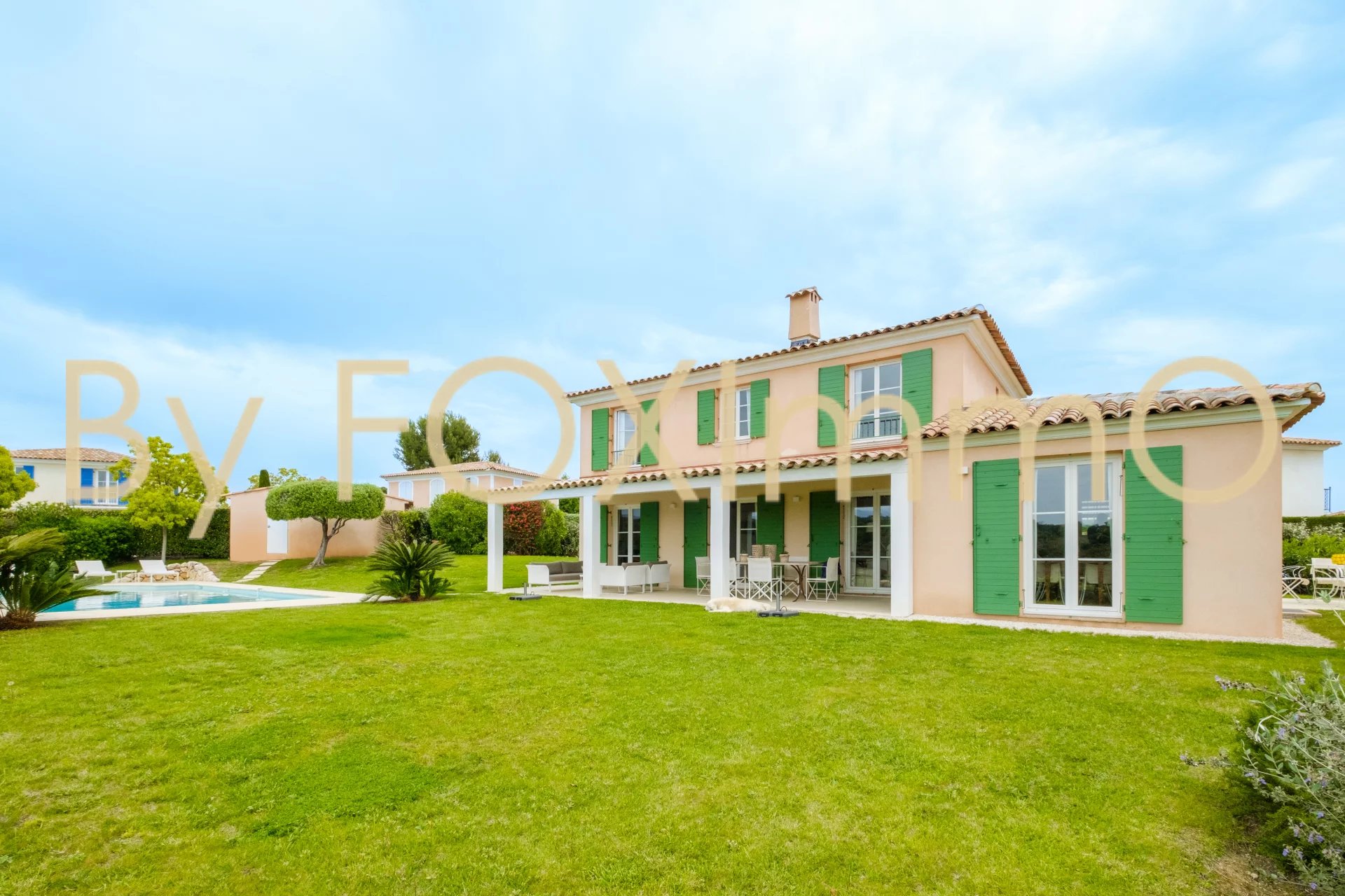 Villeneuve near Biot, Vaugrenier, in a sought-after, secure estate with low charges.