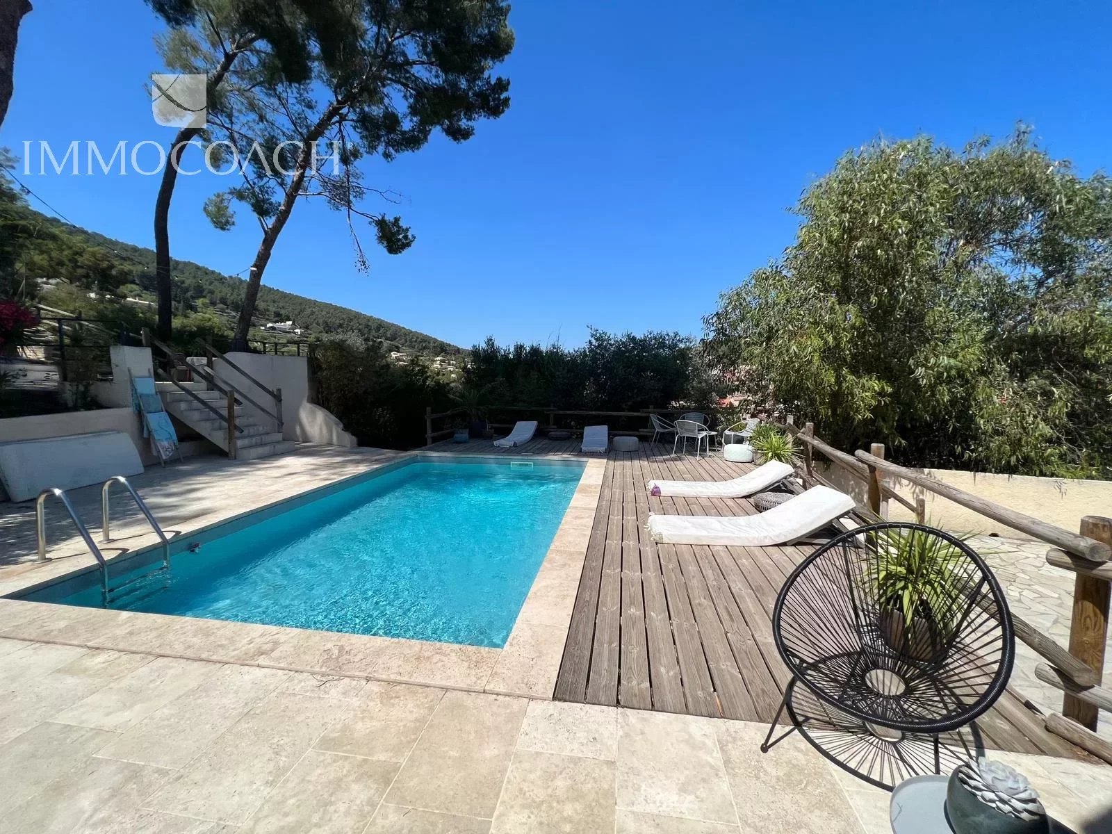 Lovely renovated villa with sea view in Carqueiranne