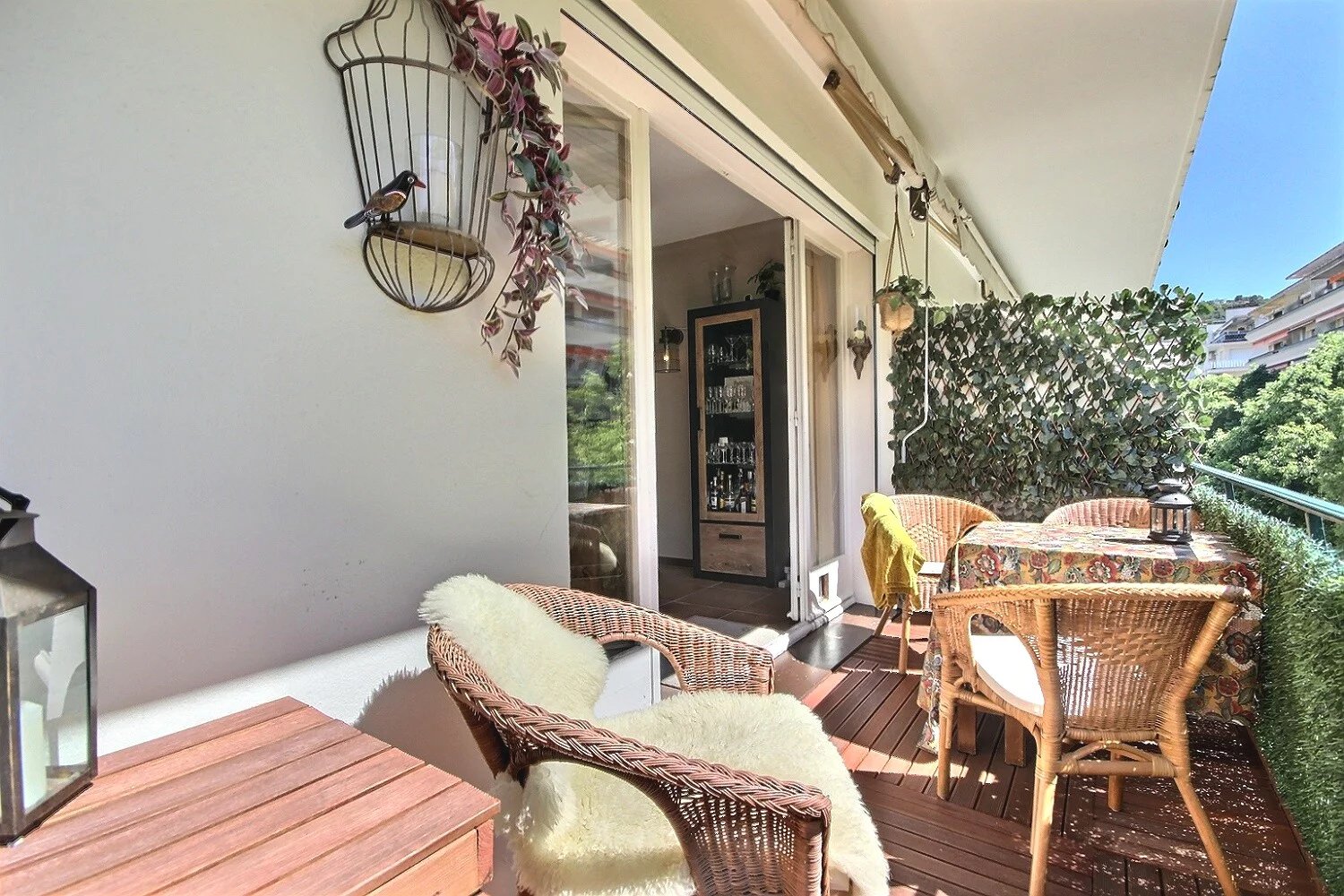 À vendre - Charmant appartement 2 pièces avec terrasse, secteur Basse Californie à Cannes