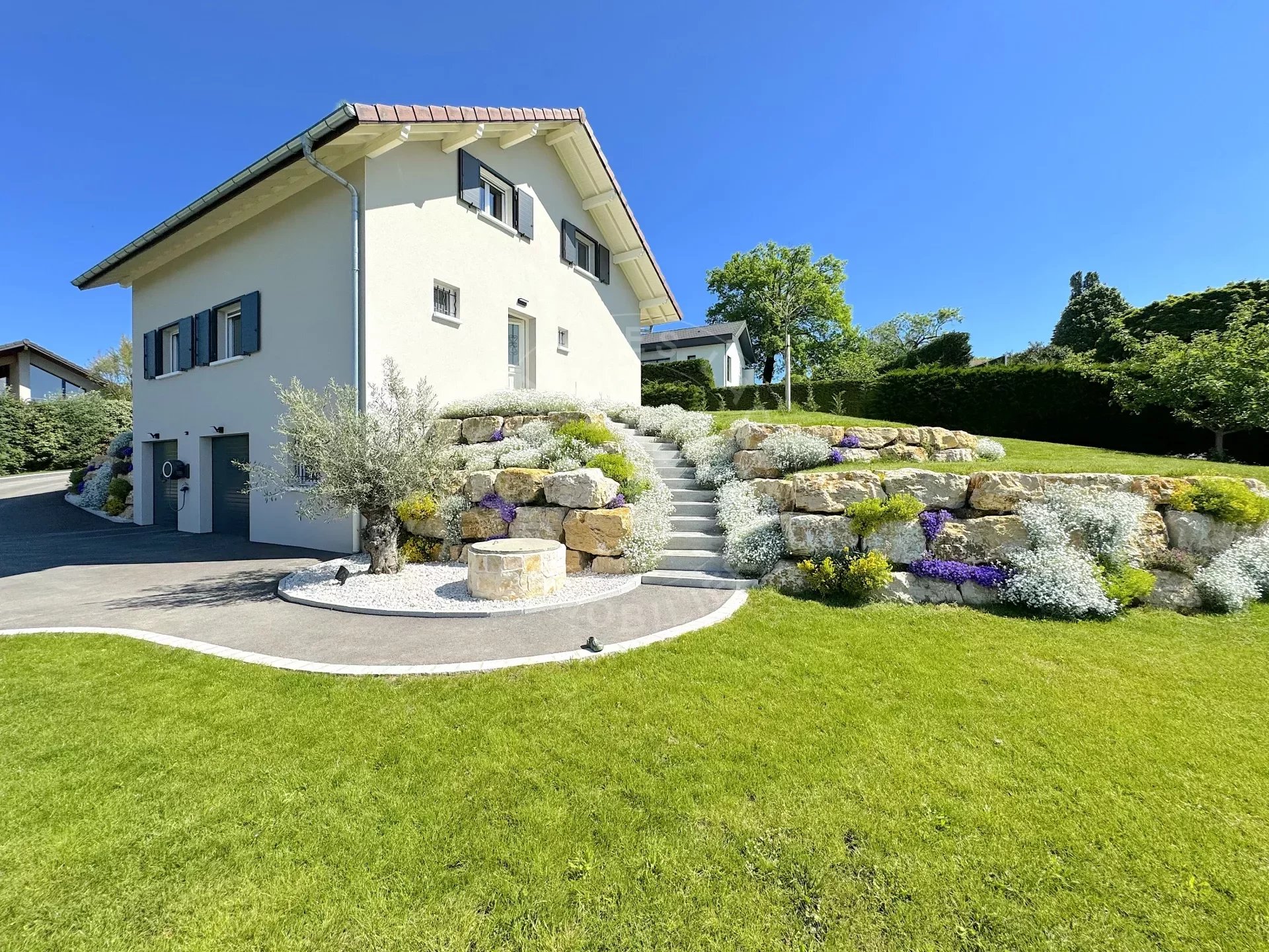 À Vendre : Splendide Villa Moderne avec Vue Panoramique - Boussy 74150