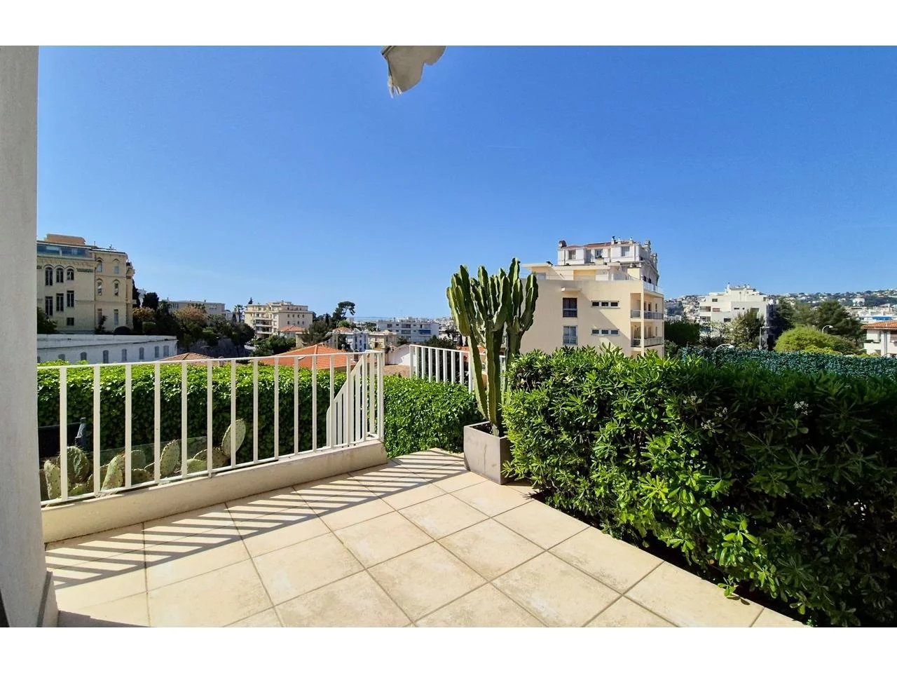 Vente Appartement 83m² 3 Pièces à Nice (06000) - Grand Bleu Immobilier Collines