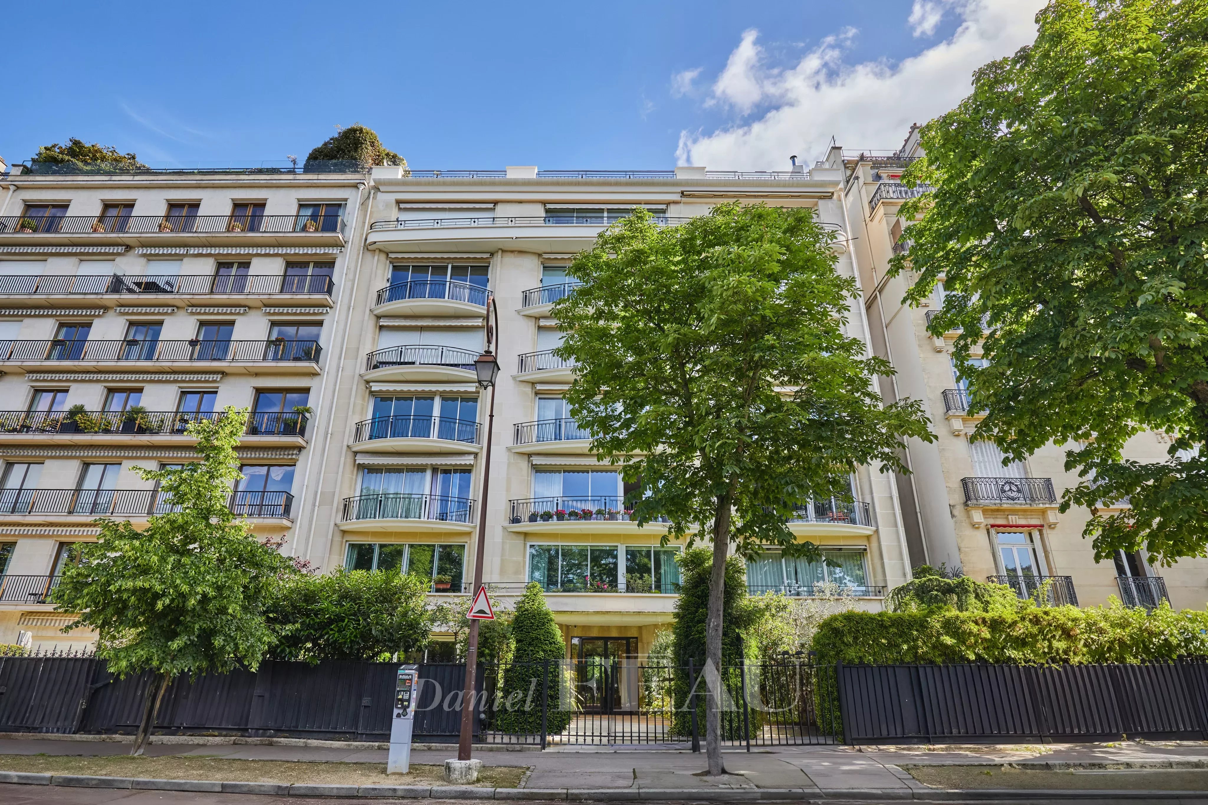 Sale Apartment Neuilly-sur-Seine