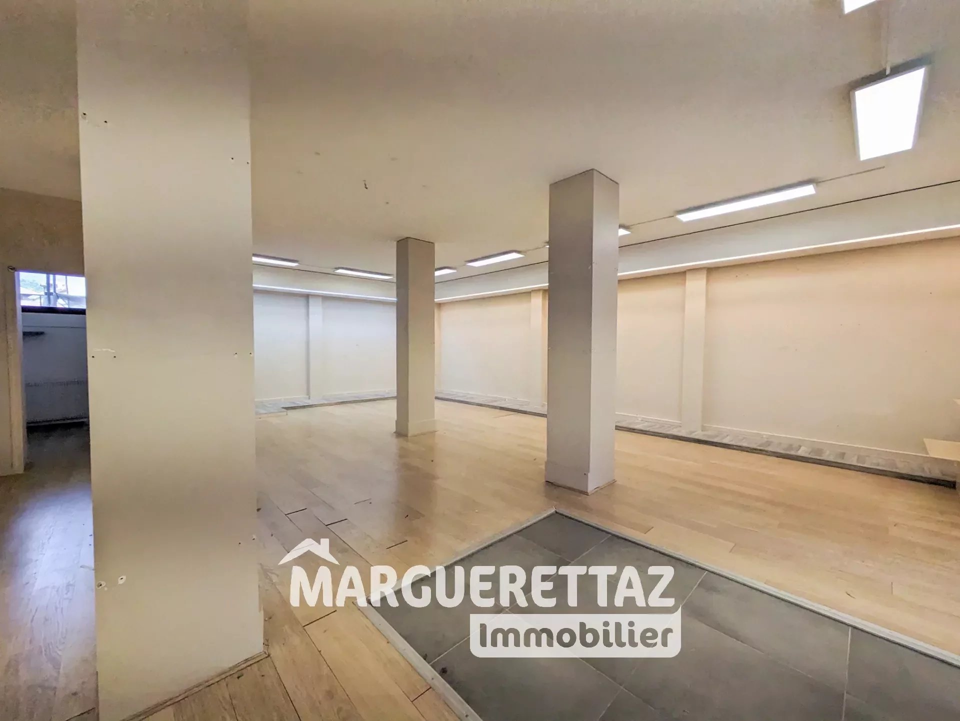 Local commercial 97m² Cluses