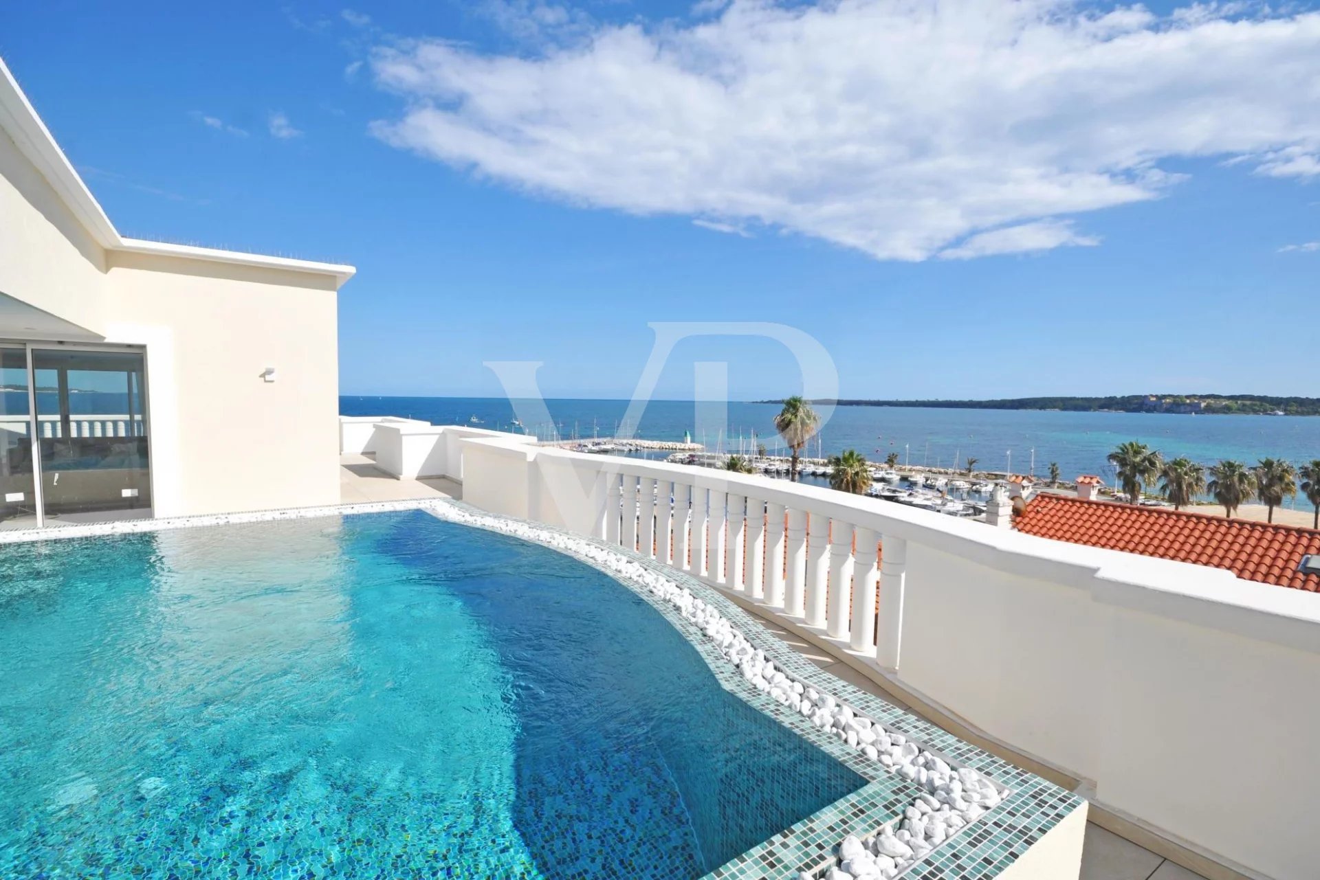 Vente - Appartement Cannes (Pointe Croisette) - 13 780 000 €