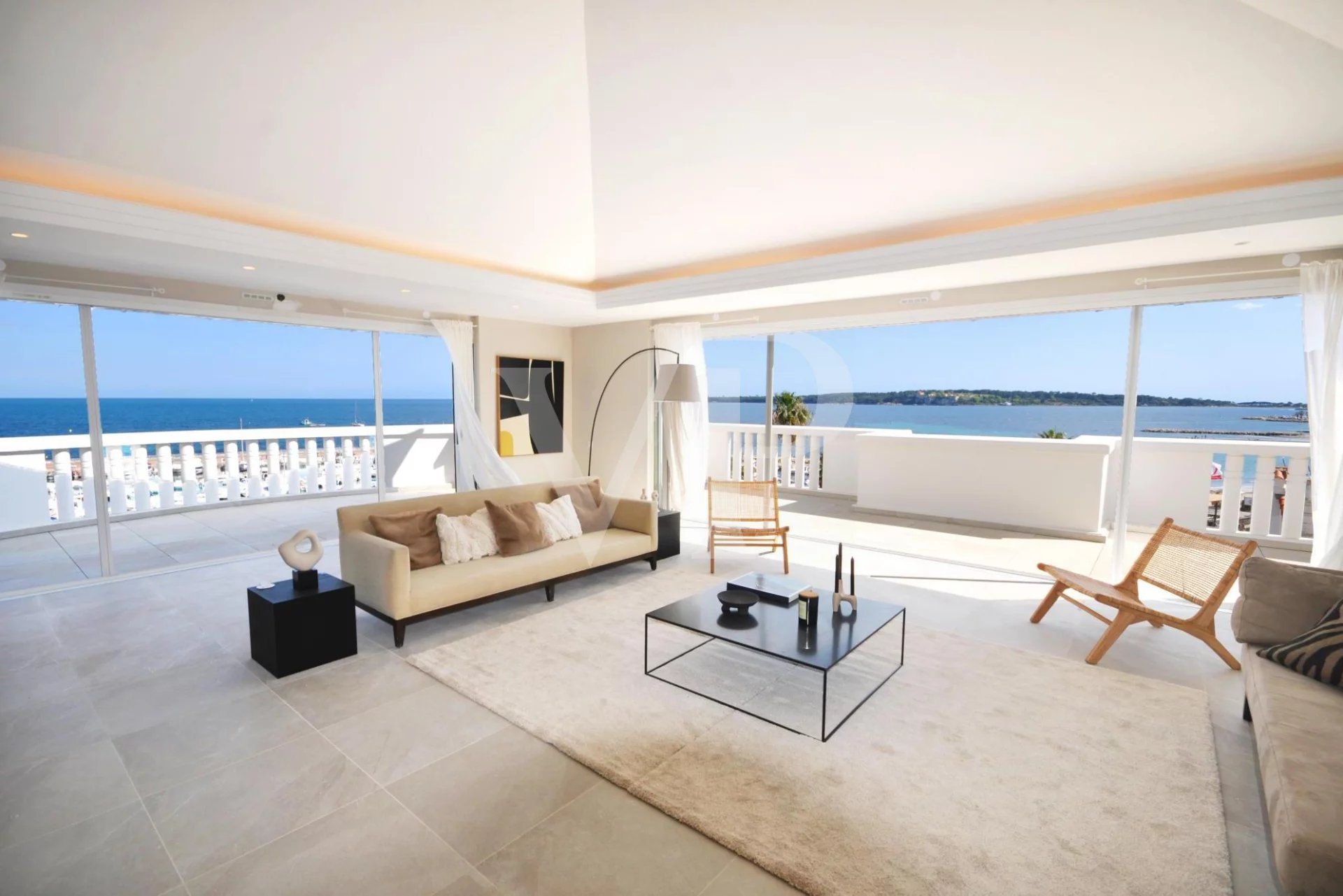 Vente - Appartement Cannes (Pointe Croisette) - 13 780 000 €