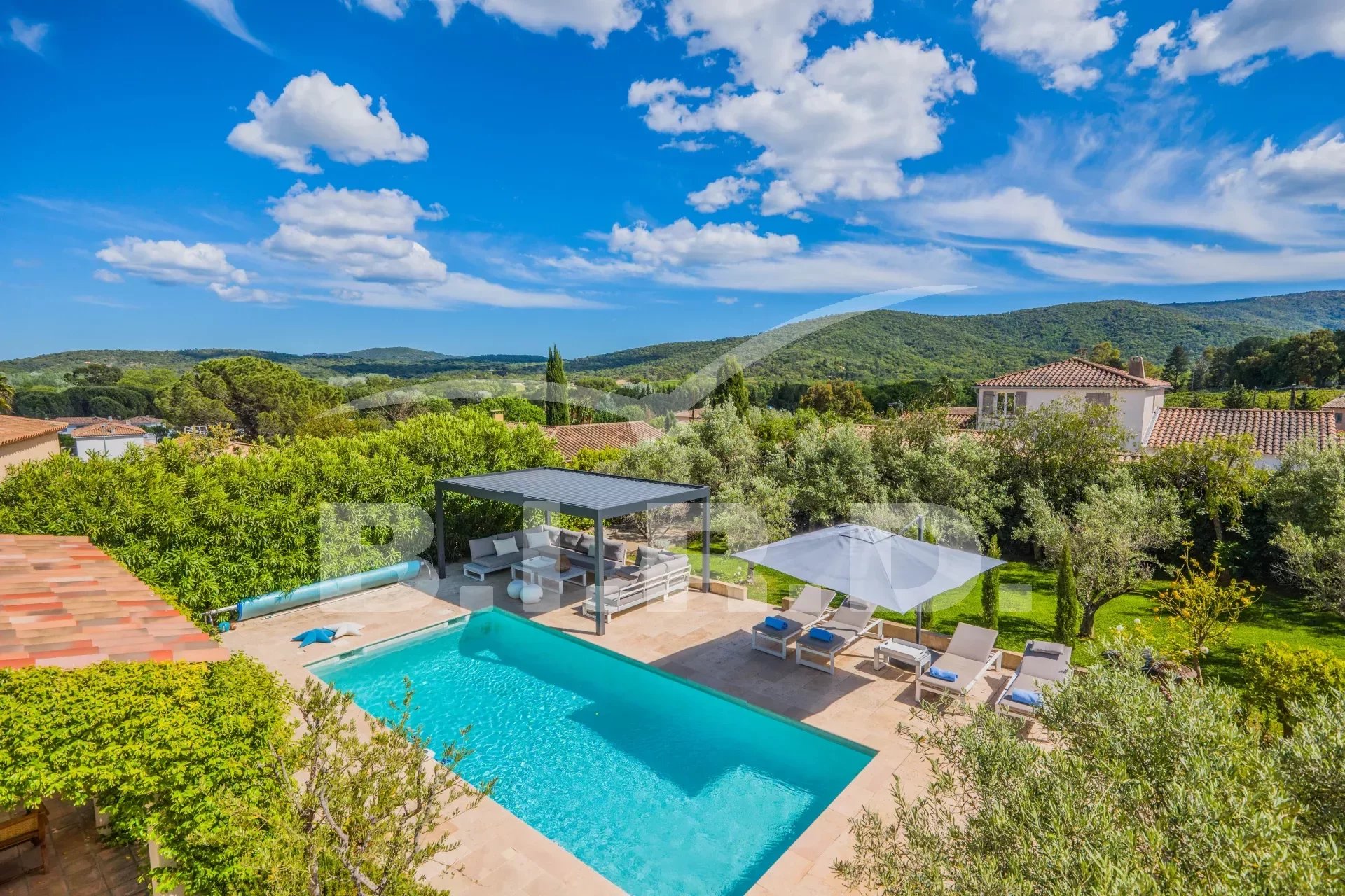 Photo of COGOLIN  : Charming villa with swimming pool