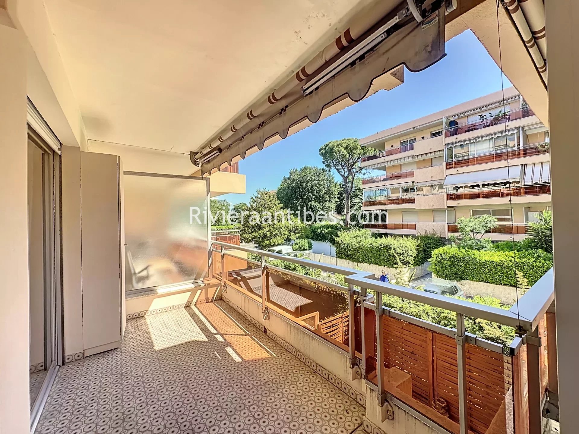 ANTIBES 2P 54sqm on the hill