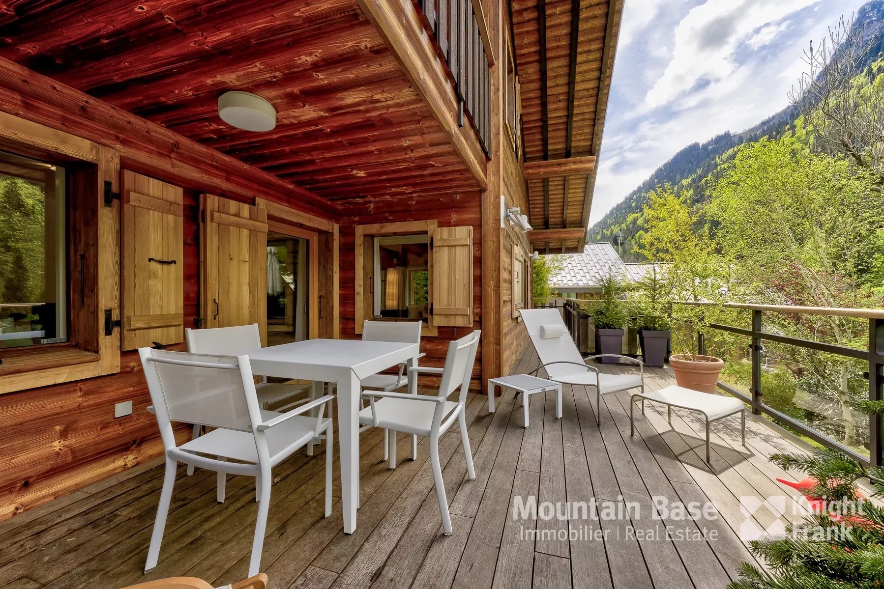 Photo of Elegant 5 bedroom chalet in Morzine