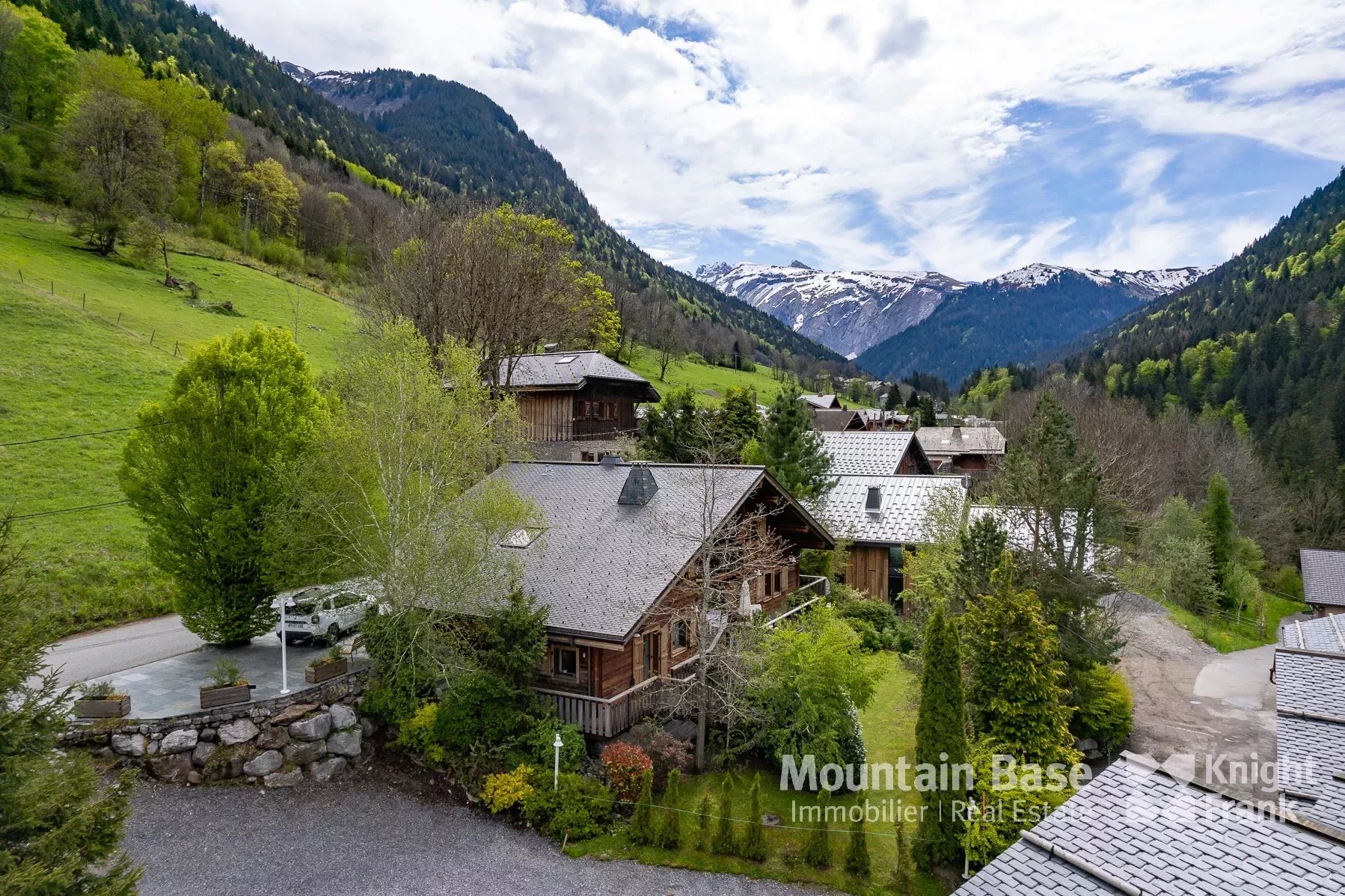 Photo of Elegant 5 bedroom chalet in Morzine