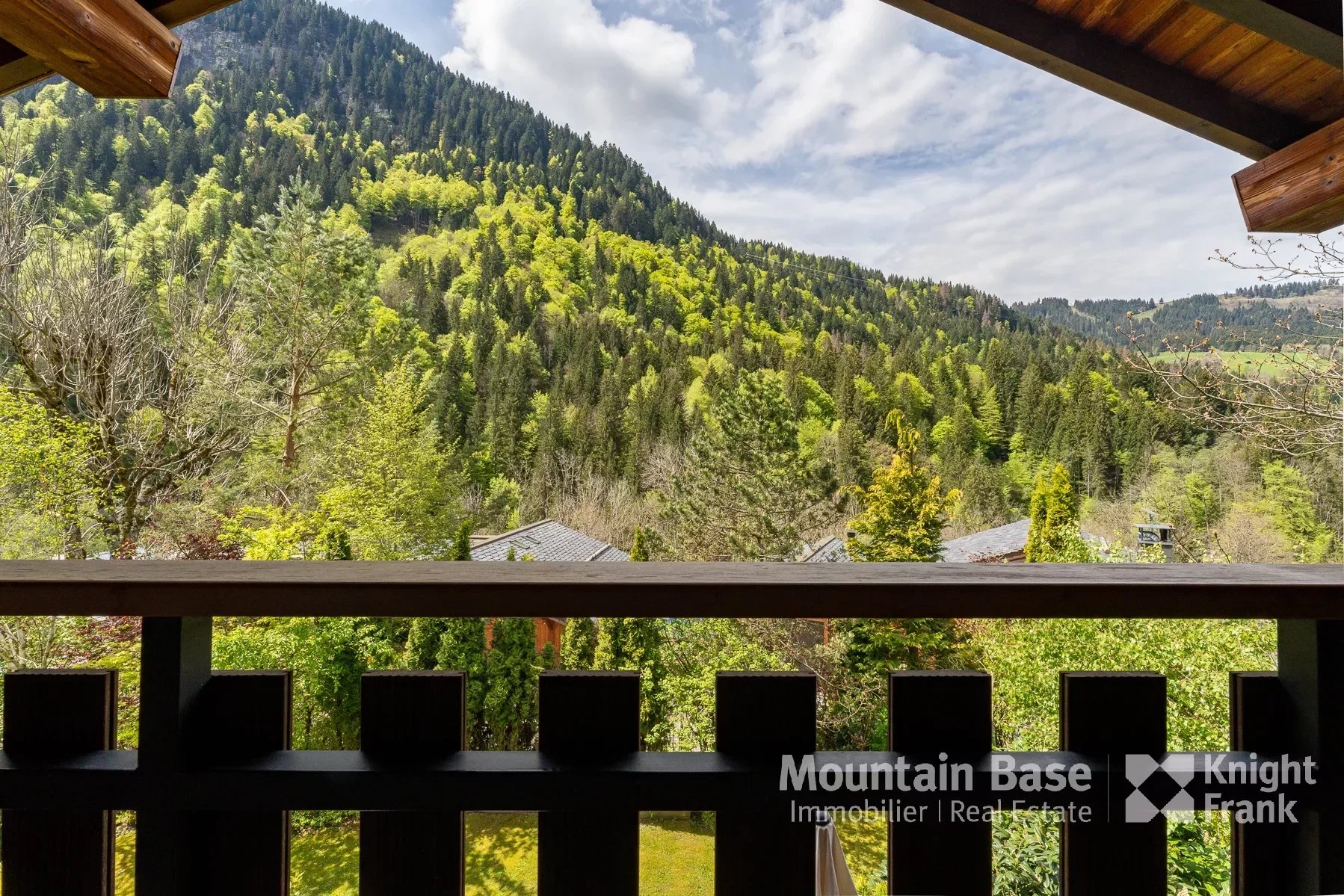 Photo of Elegant 5 bedroom chalet in Morzine