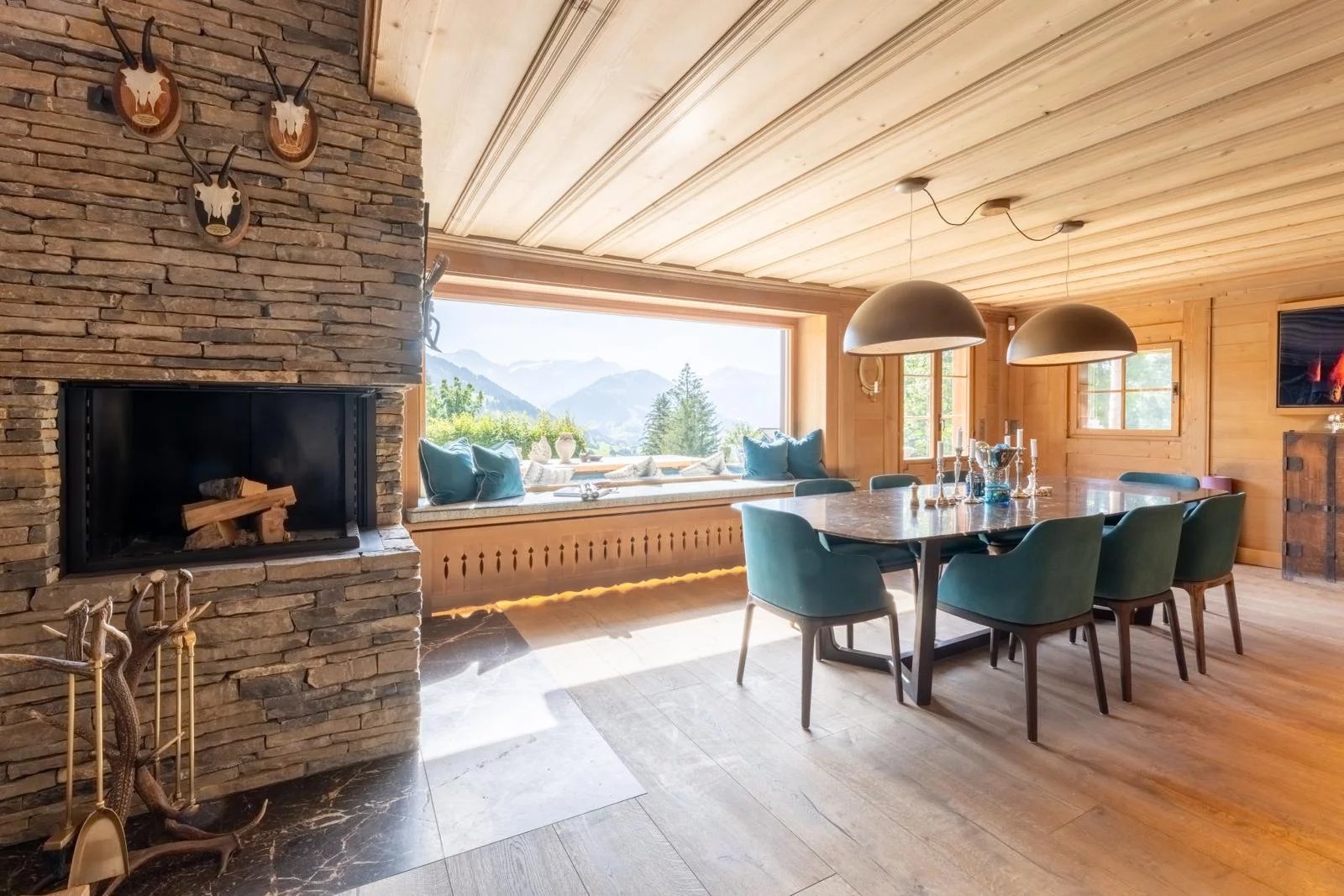 Chalet luxueux avec piscine extérieure