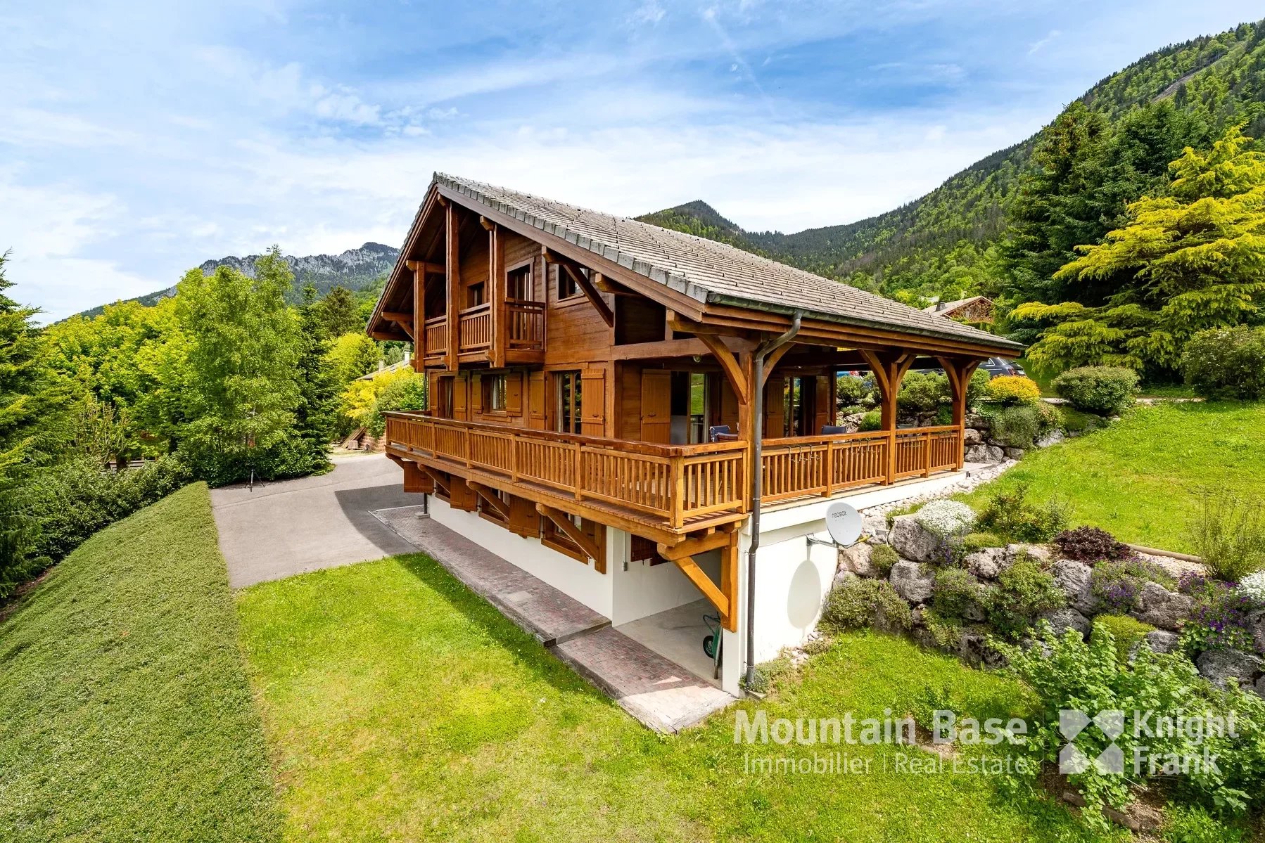 3 bedroom chalet in Le Biot Accommodation in Chamonix