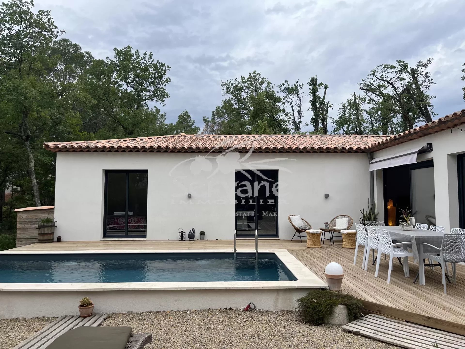 FOR SALE VILLA LORGUES T4 + pool