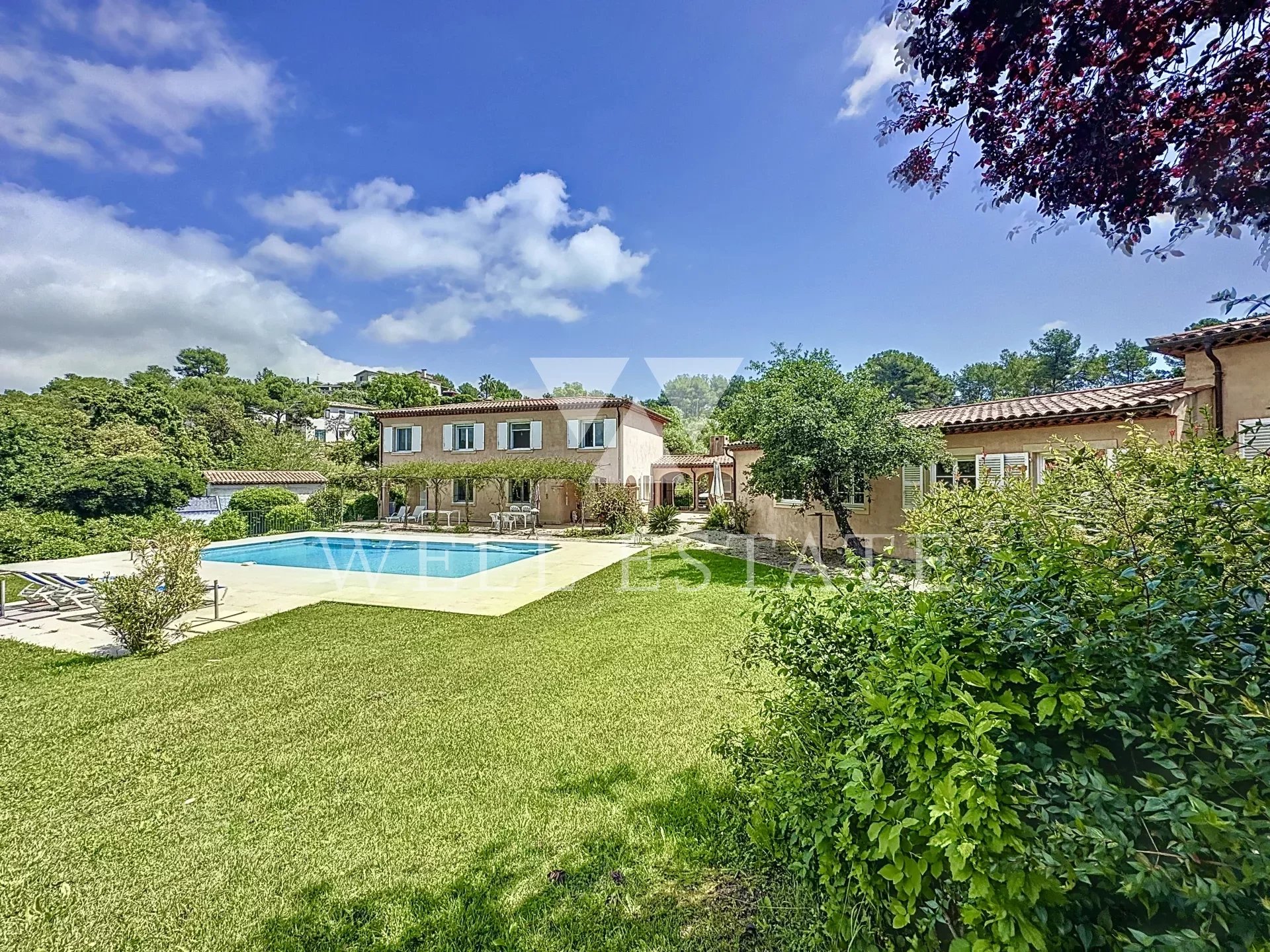 ROQUEFORT-LES-PINS - 450M² HOUSE WITH POOL