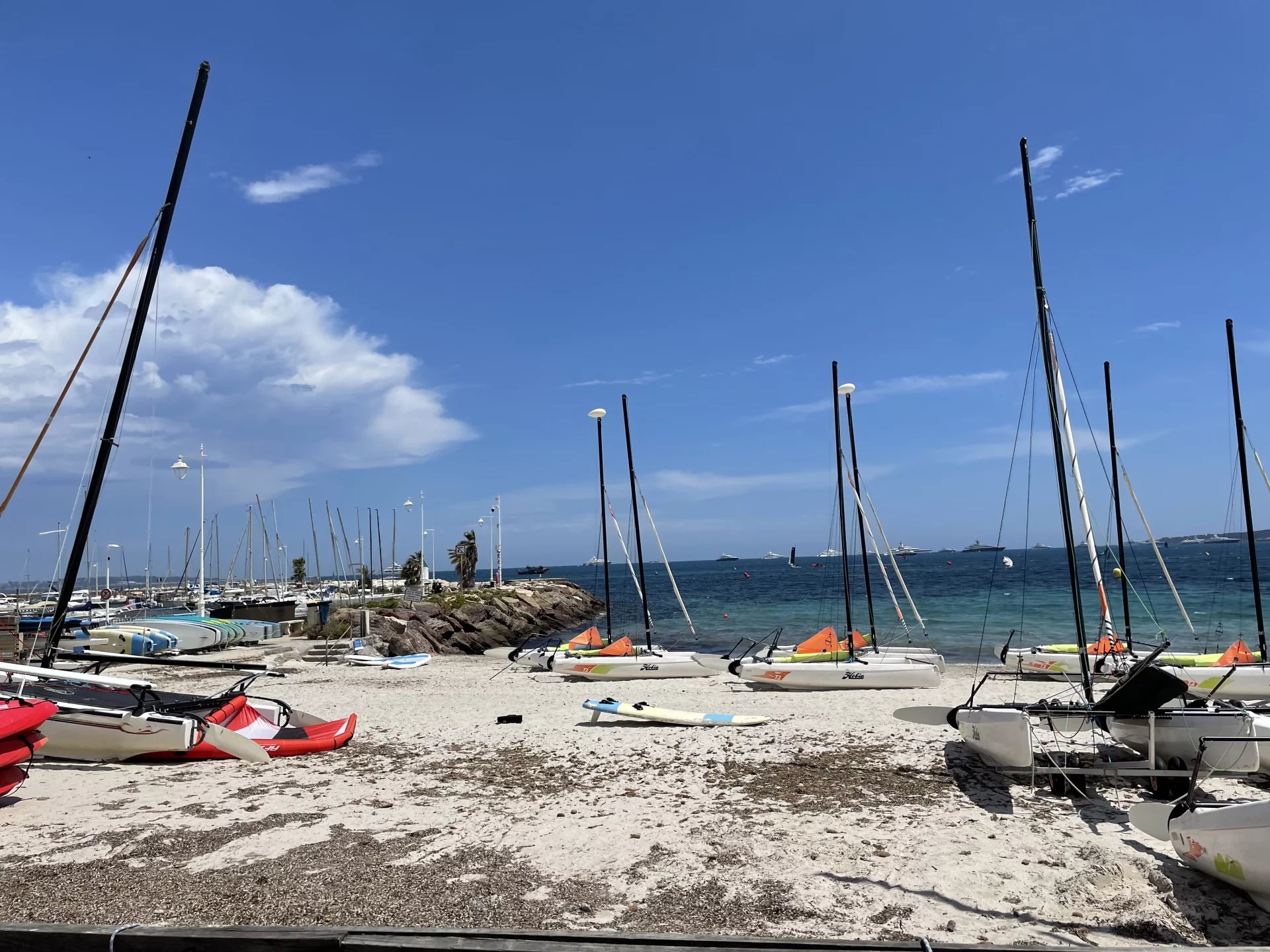 Cannes Palm Beach proche Croisette 2P vue mer