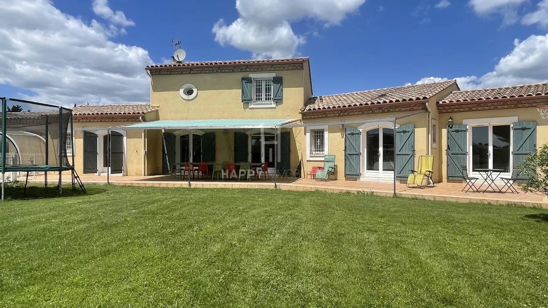 Arles, Pont de Crau, House in the countryside and in a quiet area