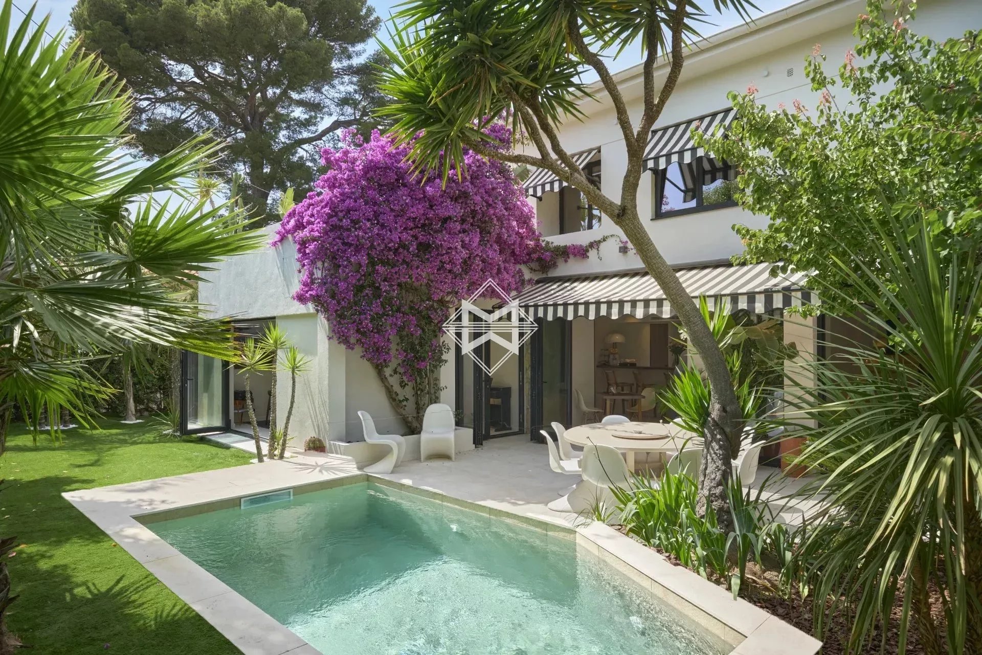 06400 CANNES VILLA