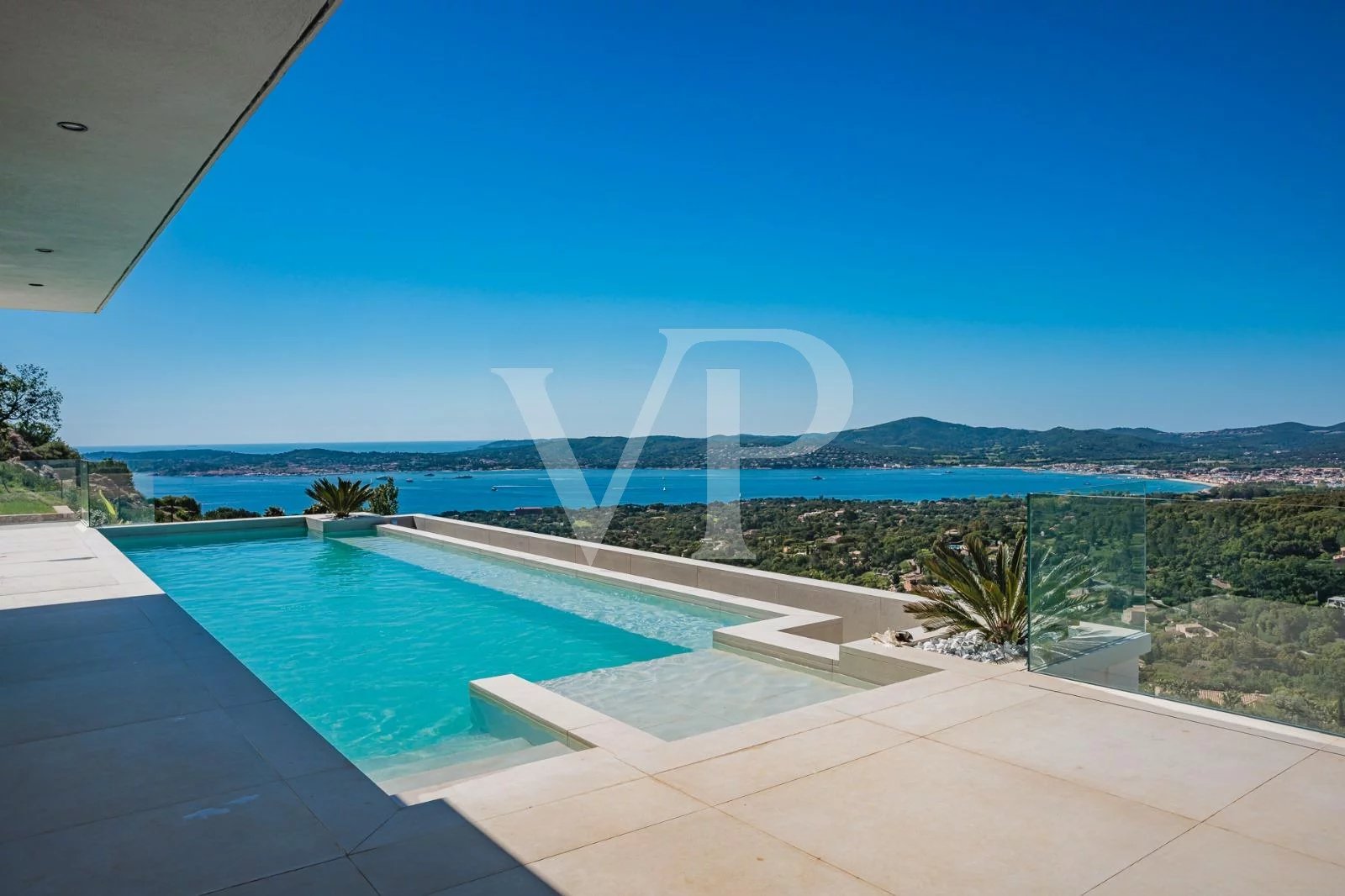 Amazing panoramic views of the Bay of Saint Tropez