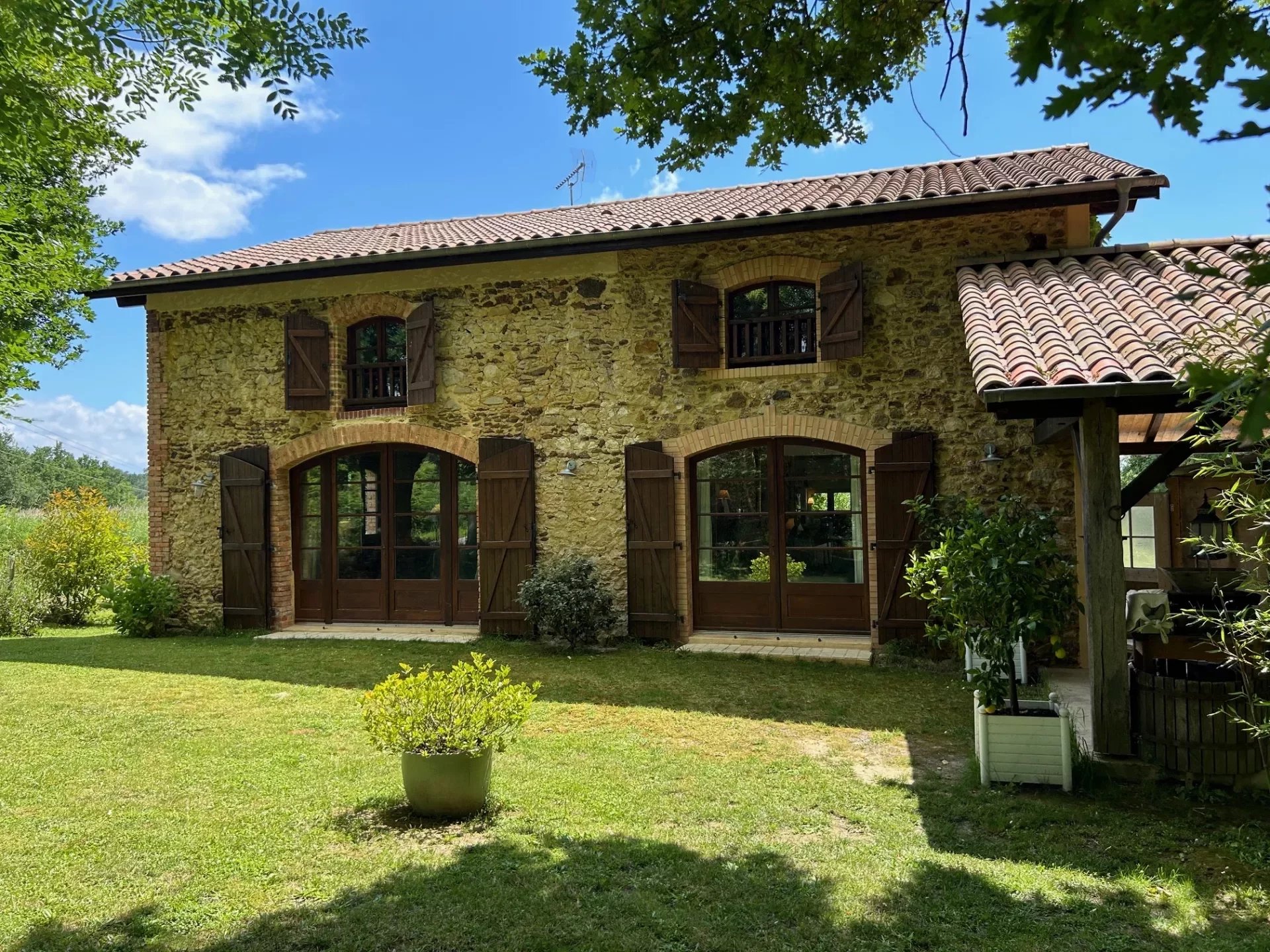 Beautiful stone house with views of the countryside