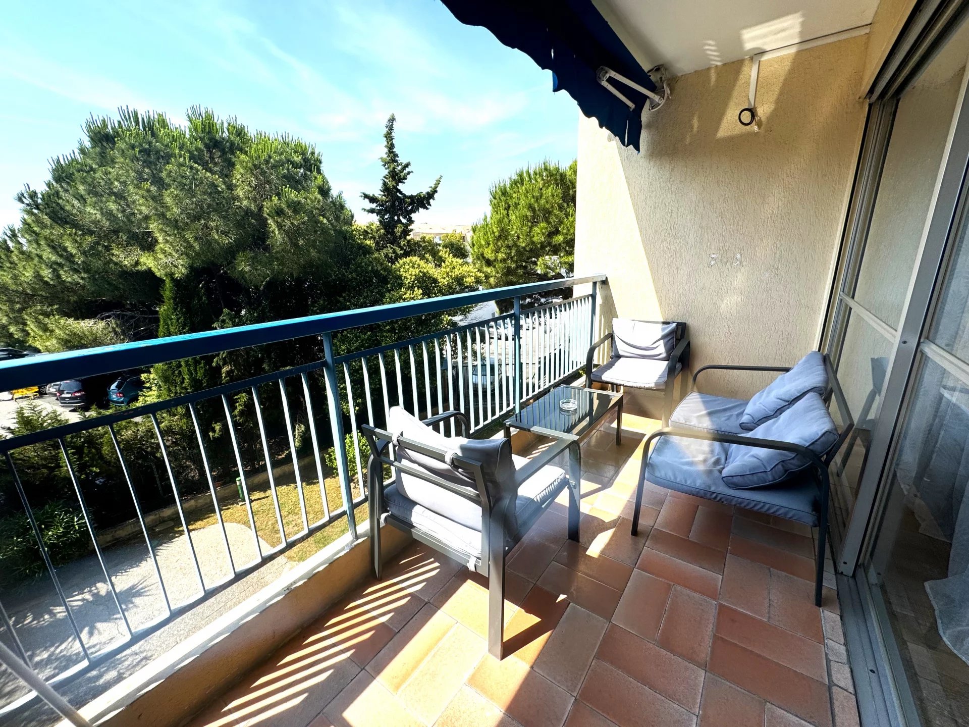  Cannes La Bocca 3 room apartment for sale beaches and shops on foot!