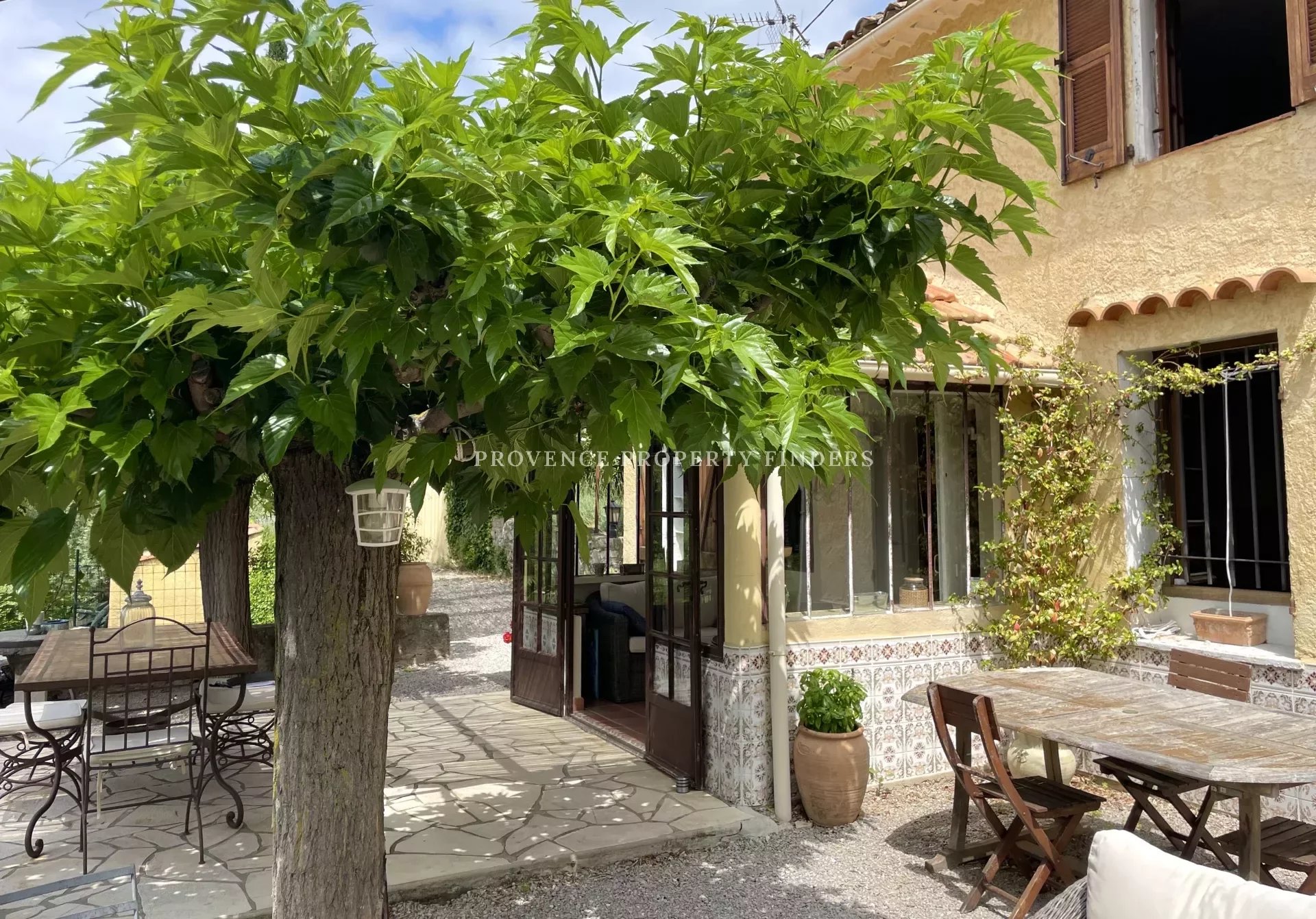 Charming house with a great view close to Draguignan Center.