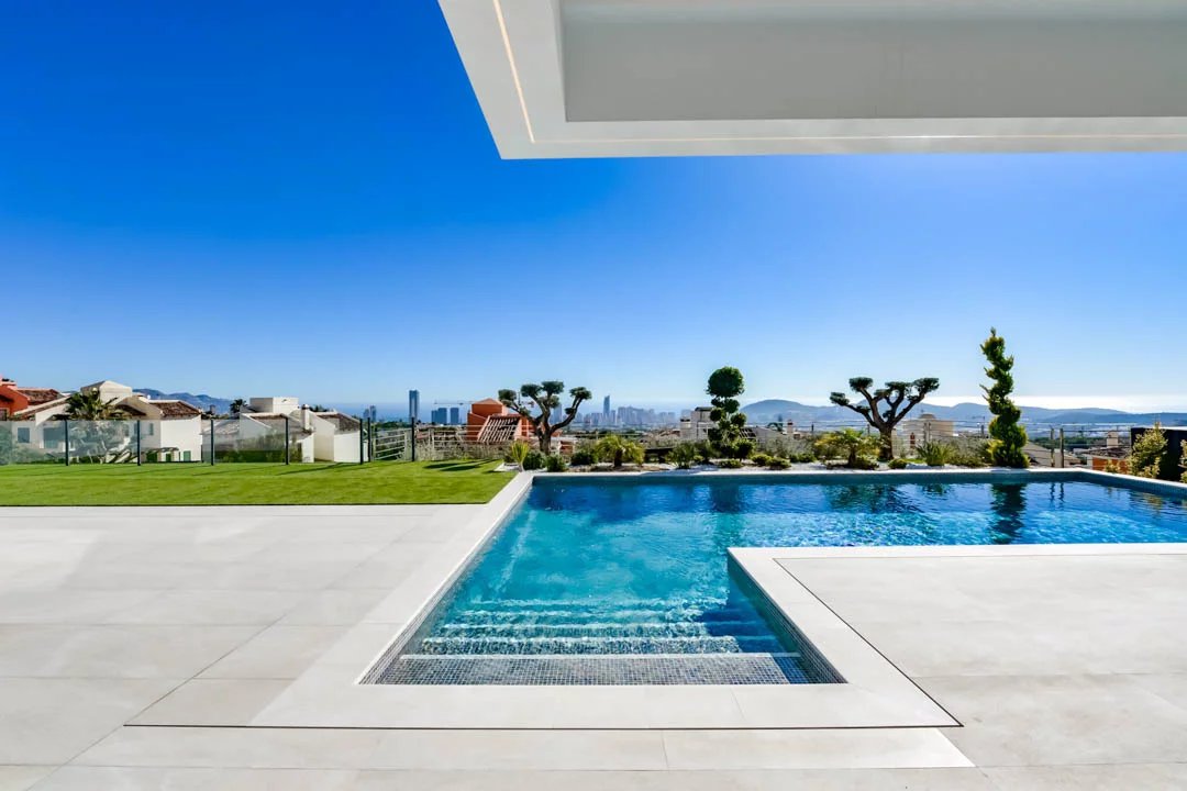Turnkey spacious modern villa with frontal sea views for sale in Sierra Cortina Finestrat