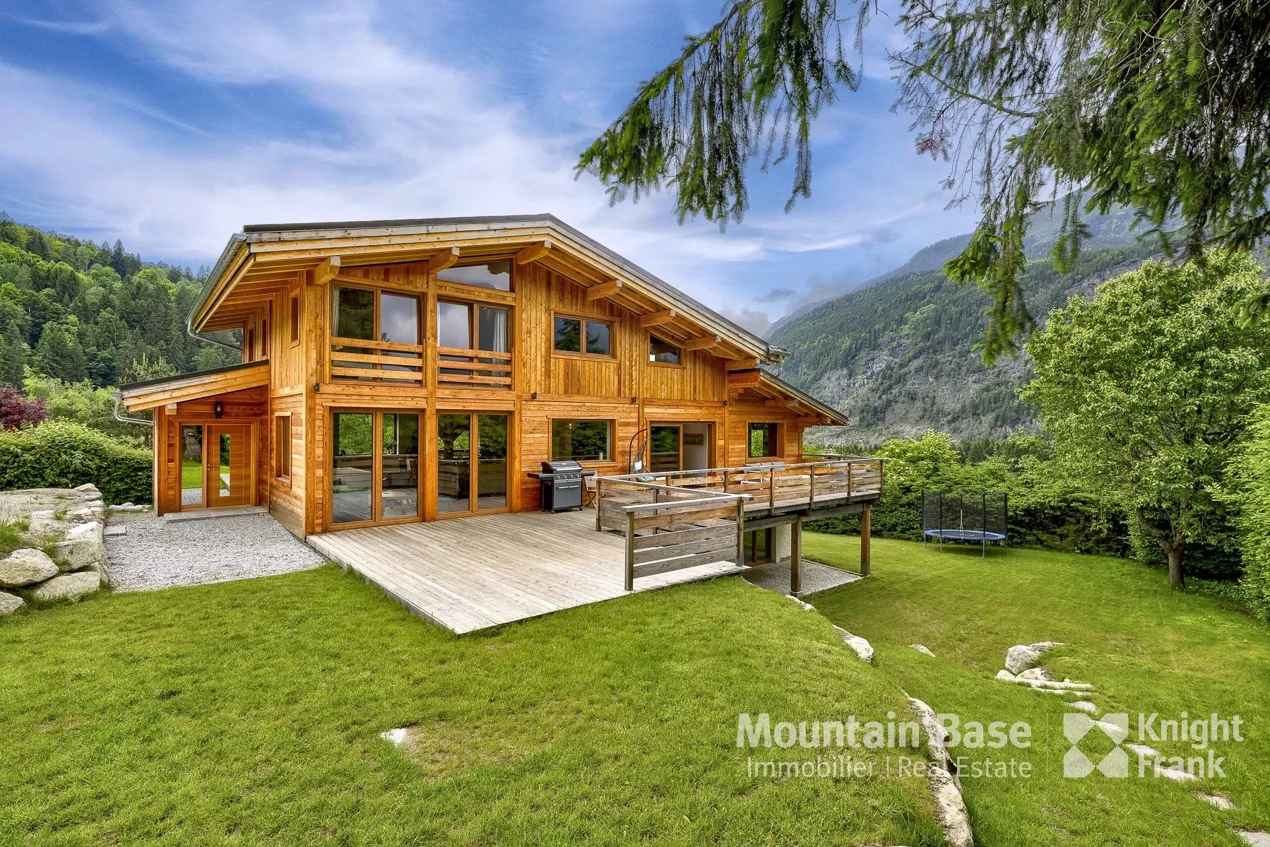 An extensively renovated chalet with 6 bedrooms and 4 bathrooms Accommodation in Chamonix