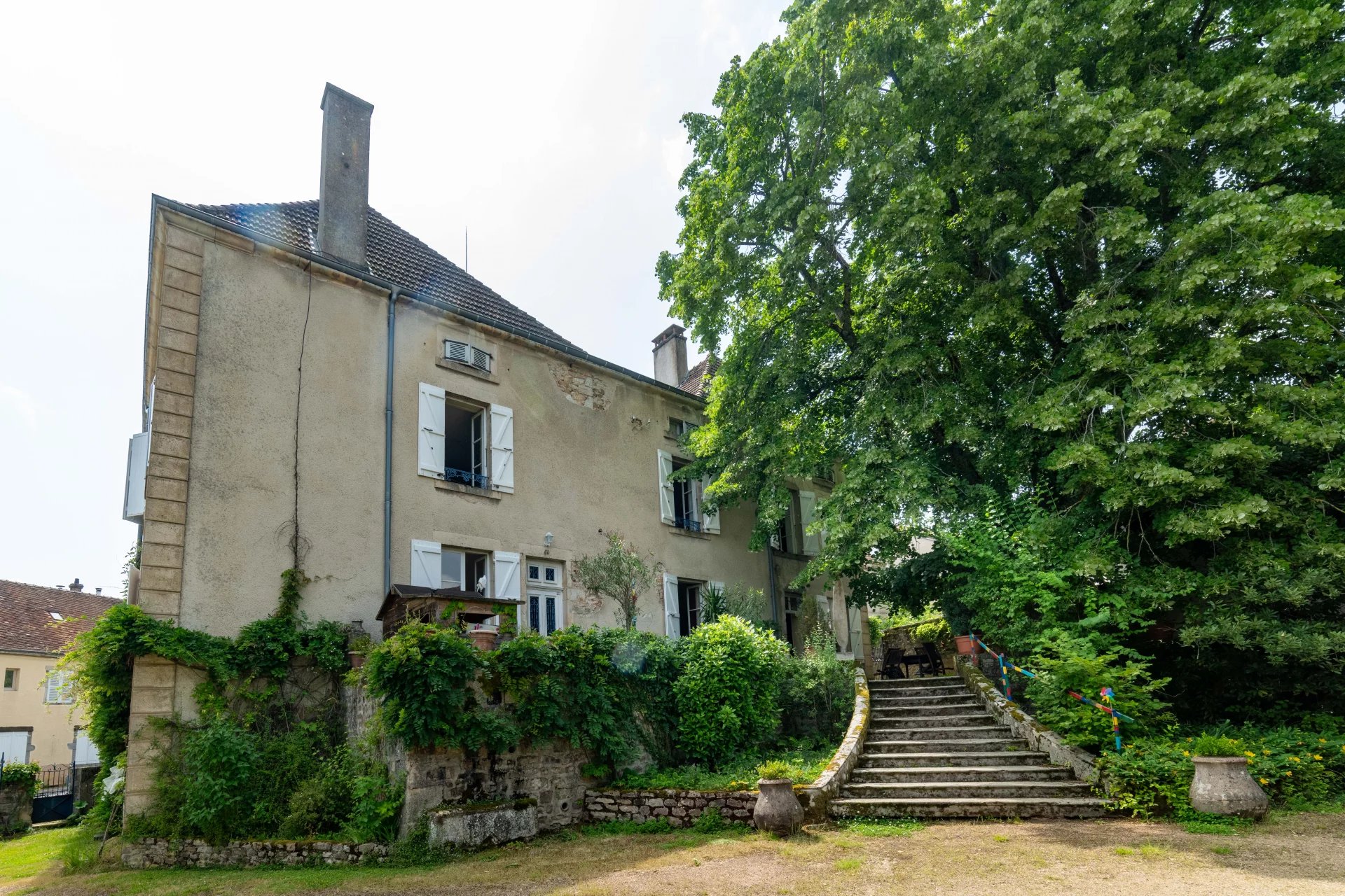 Bourgogne- Maison Bourgeoise de village