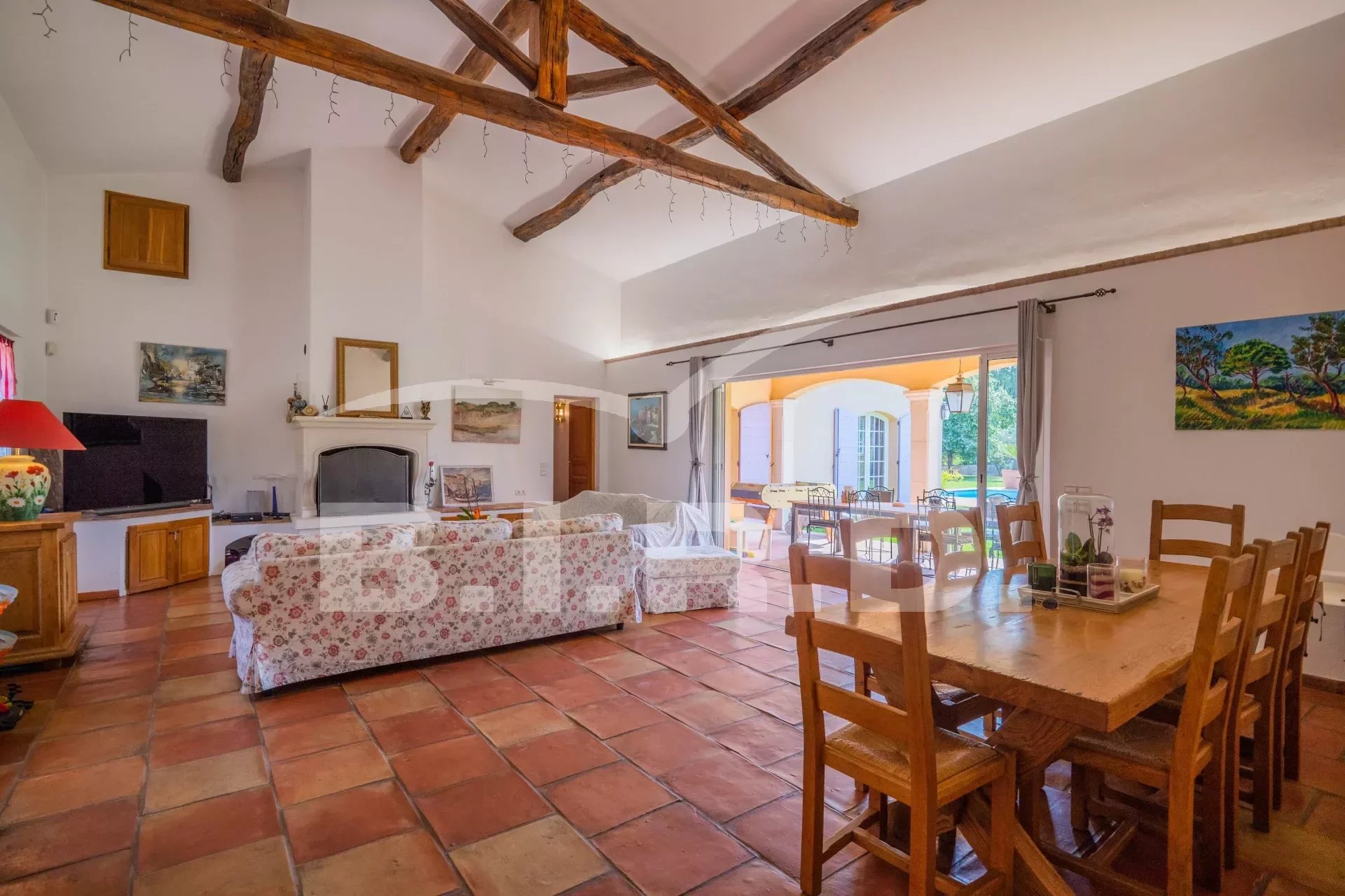 Photo of Beautiful Provençal villa surrounded by vineyards