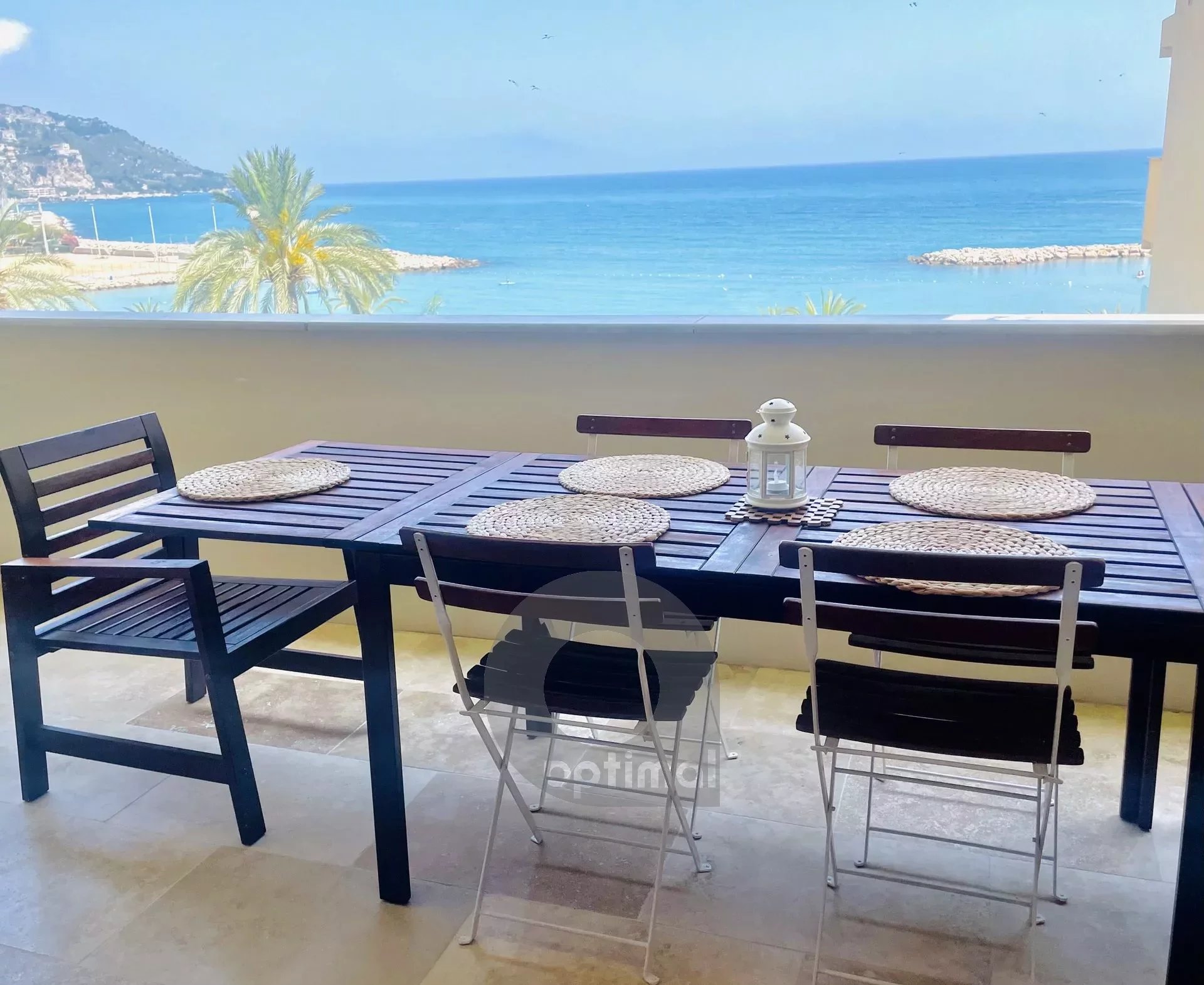 Superb air-conditioned 4-room apartment completely renovated with sea view terrace
