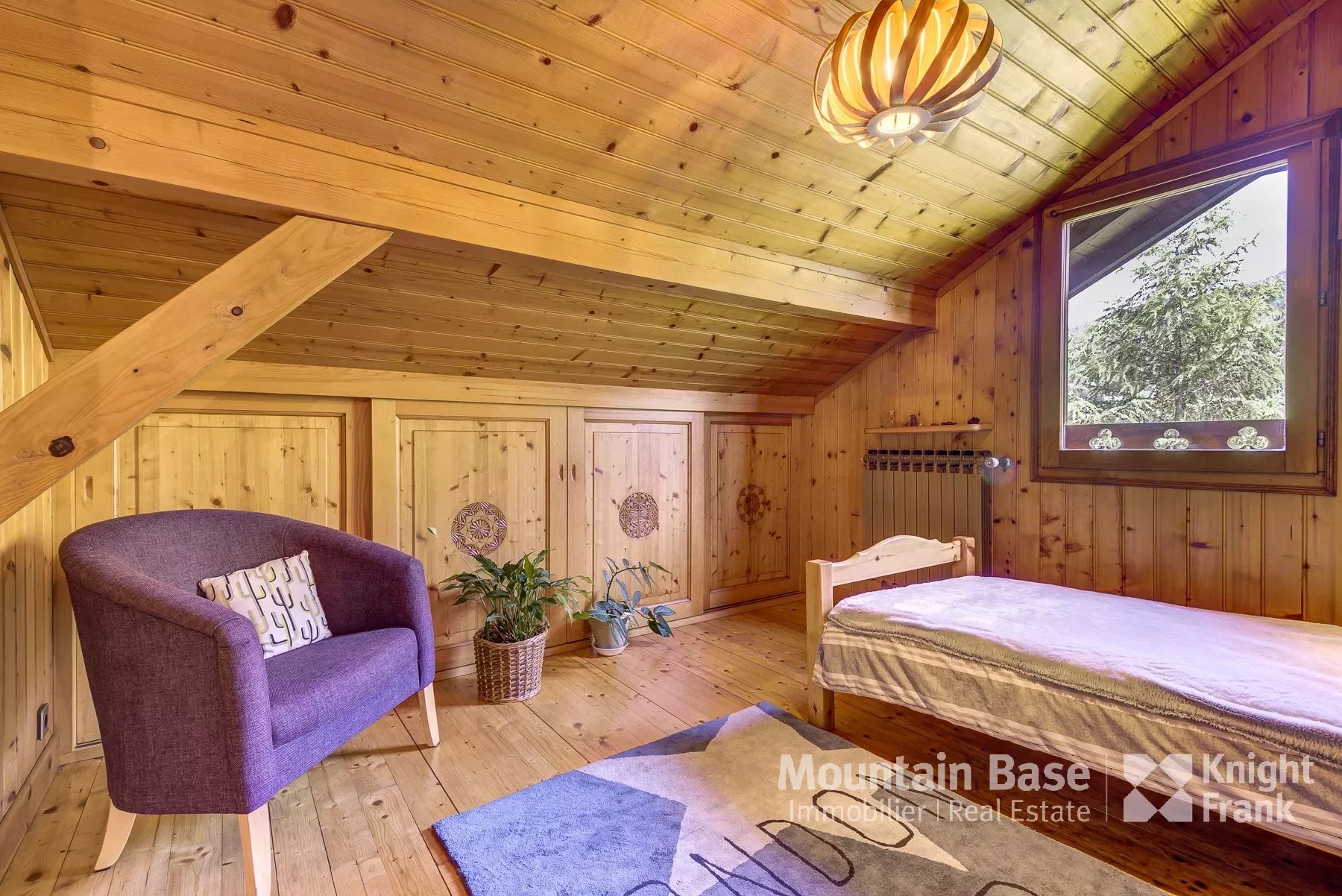 Photo of Well-maintained 3-bedroom chalet on a good-sized plot in Les Houches