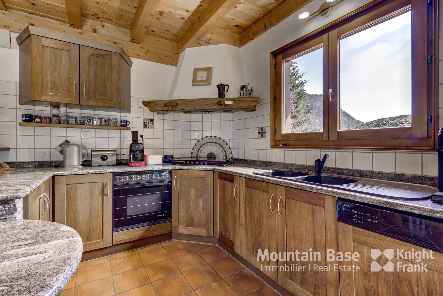 Photo of Well-maintained 3-bedroom chalet on a good-sized plot in Les Houches