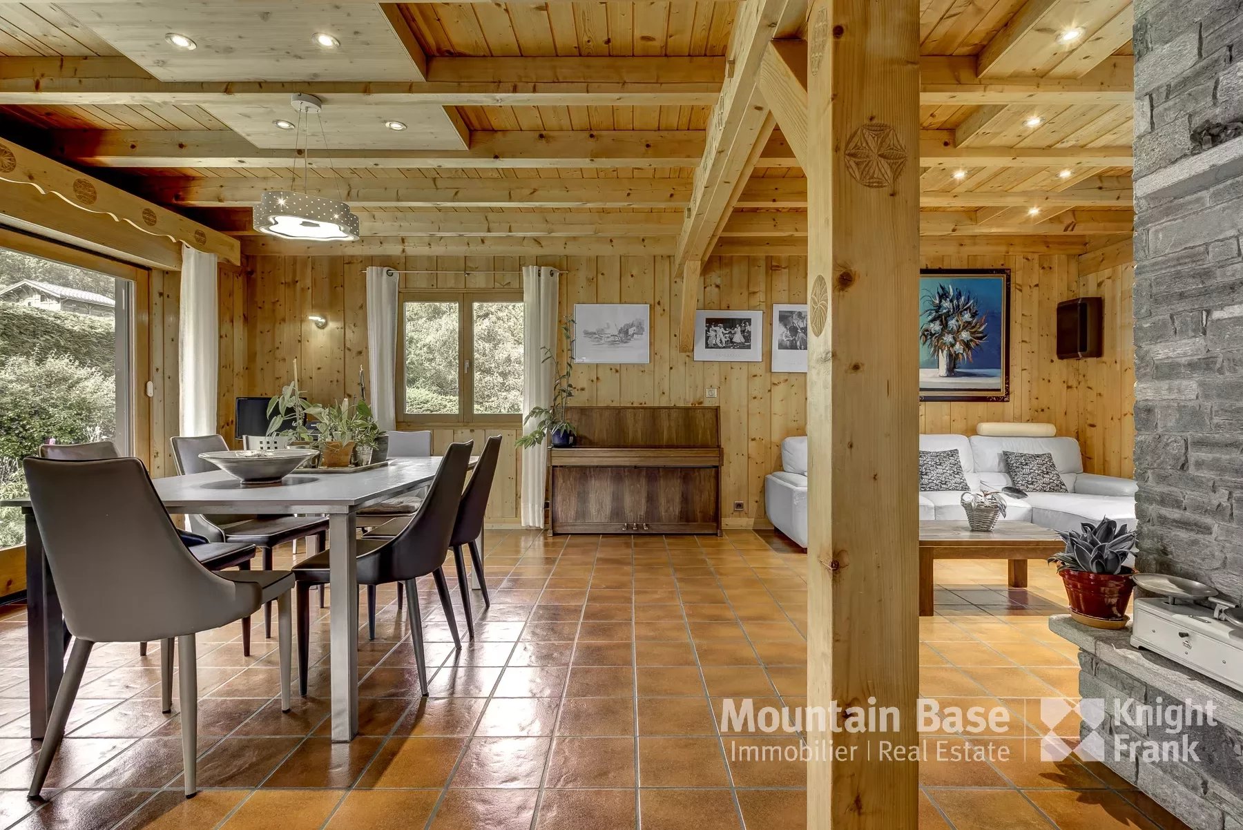 Photo of Well-maintained 3-bedroom chalet on a good-sized plot in Les Houches